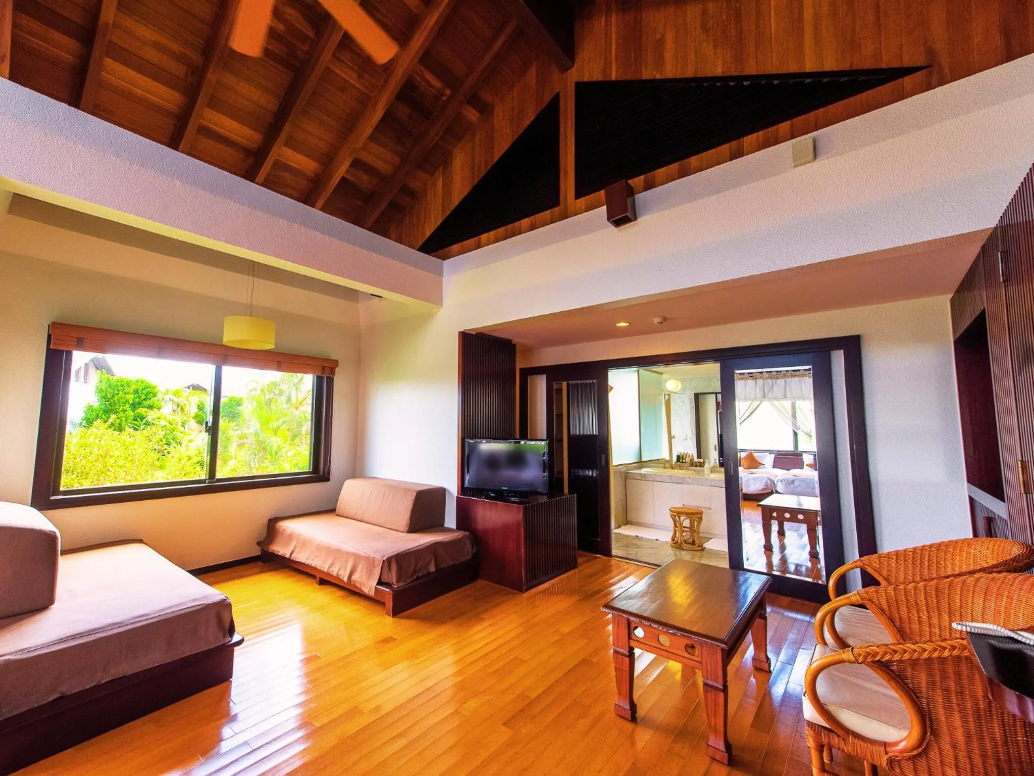 Photo of the whole room, Bed in LiVEMAX Amms Canna Resort Villa