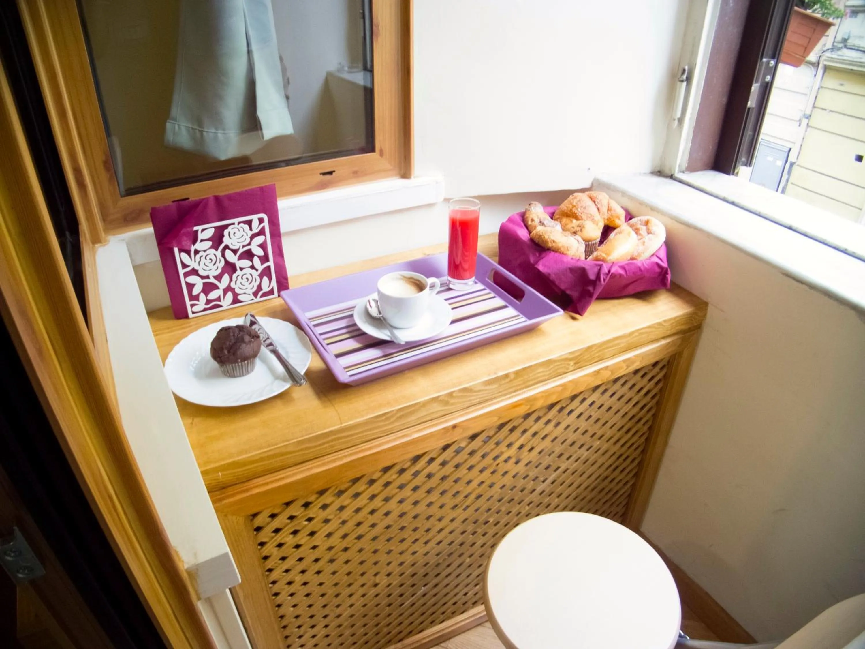 Day in L'Appartamento Romano