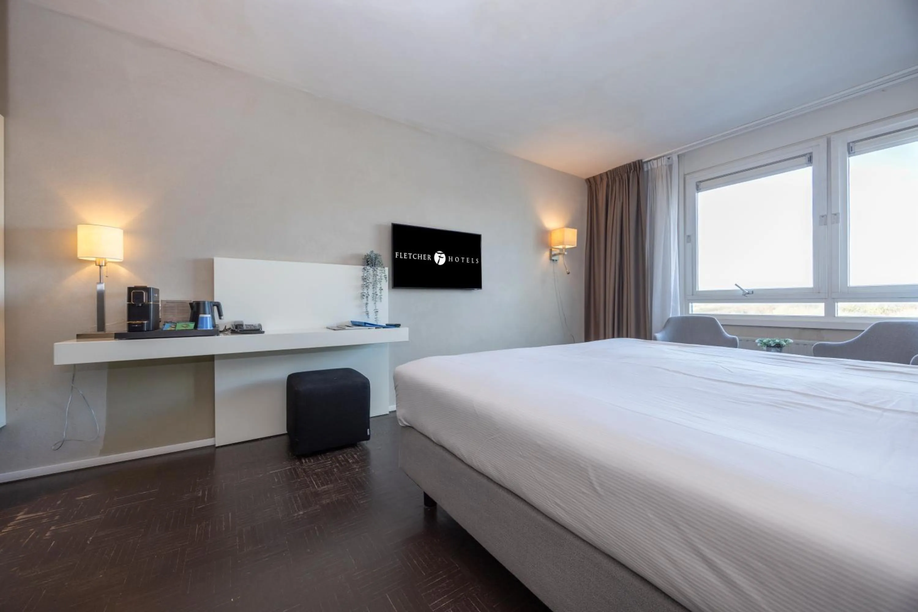 Photo of the whole room, Bed in Fletcher Hotel - Restaurant Elzenduin