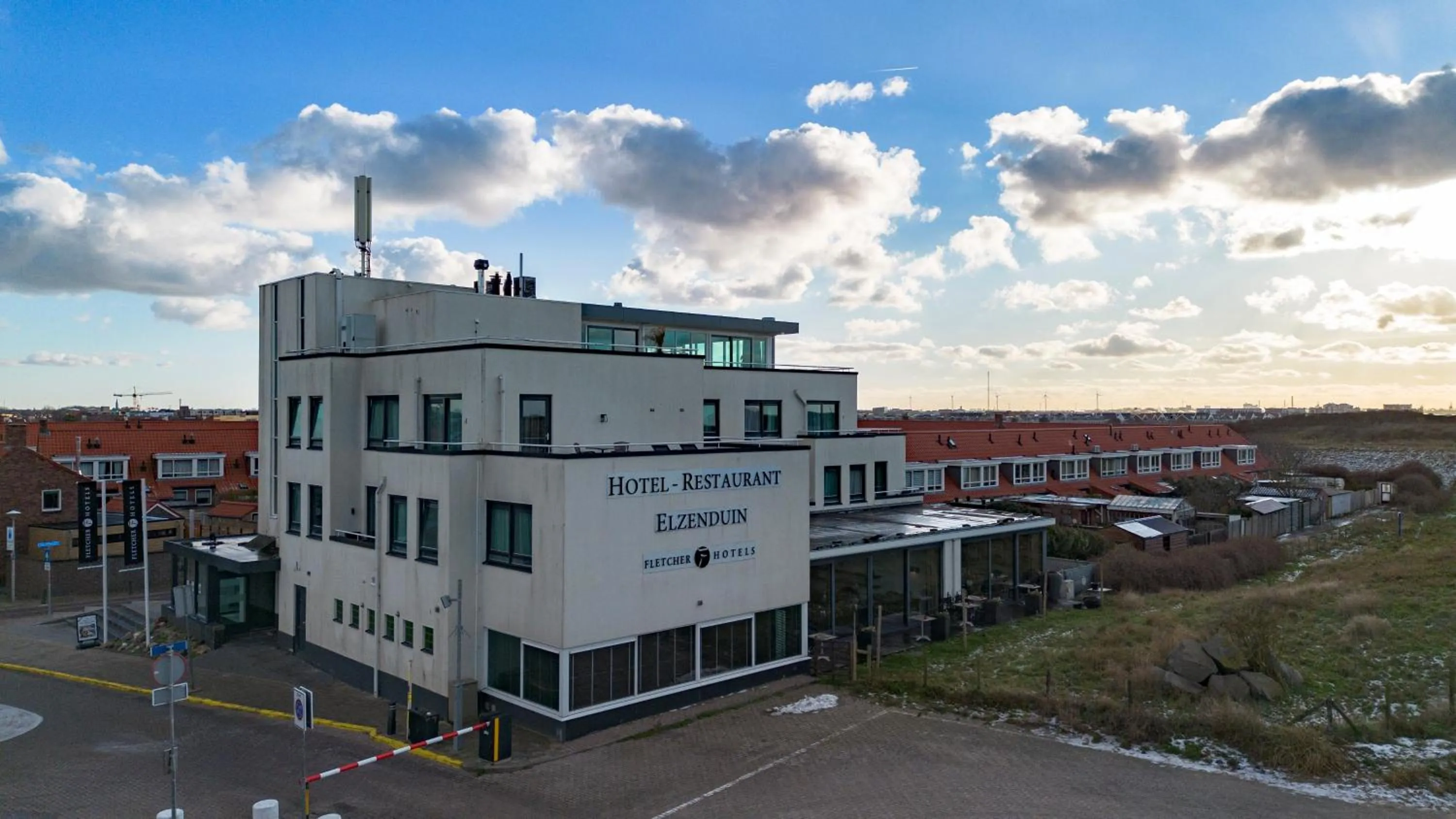 Property building in Fletcher Hotel - Restaurant Elzenduin