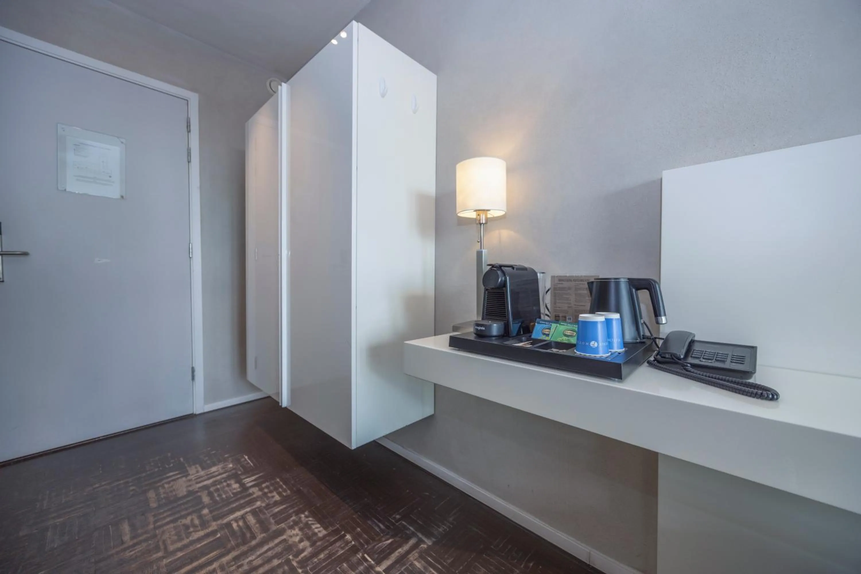 Coffee/tea facilities in Fletcher Hotel - Restaurant Elzenduin