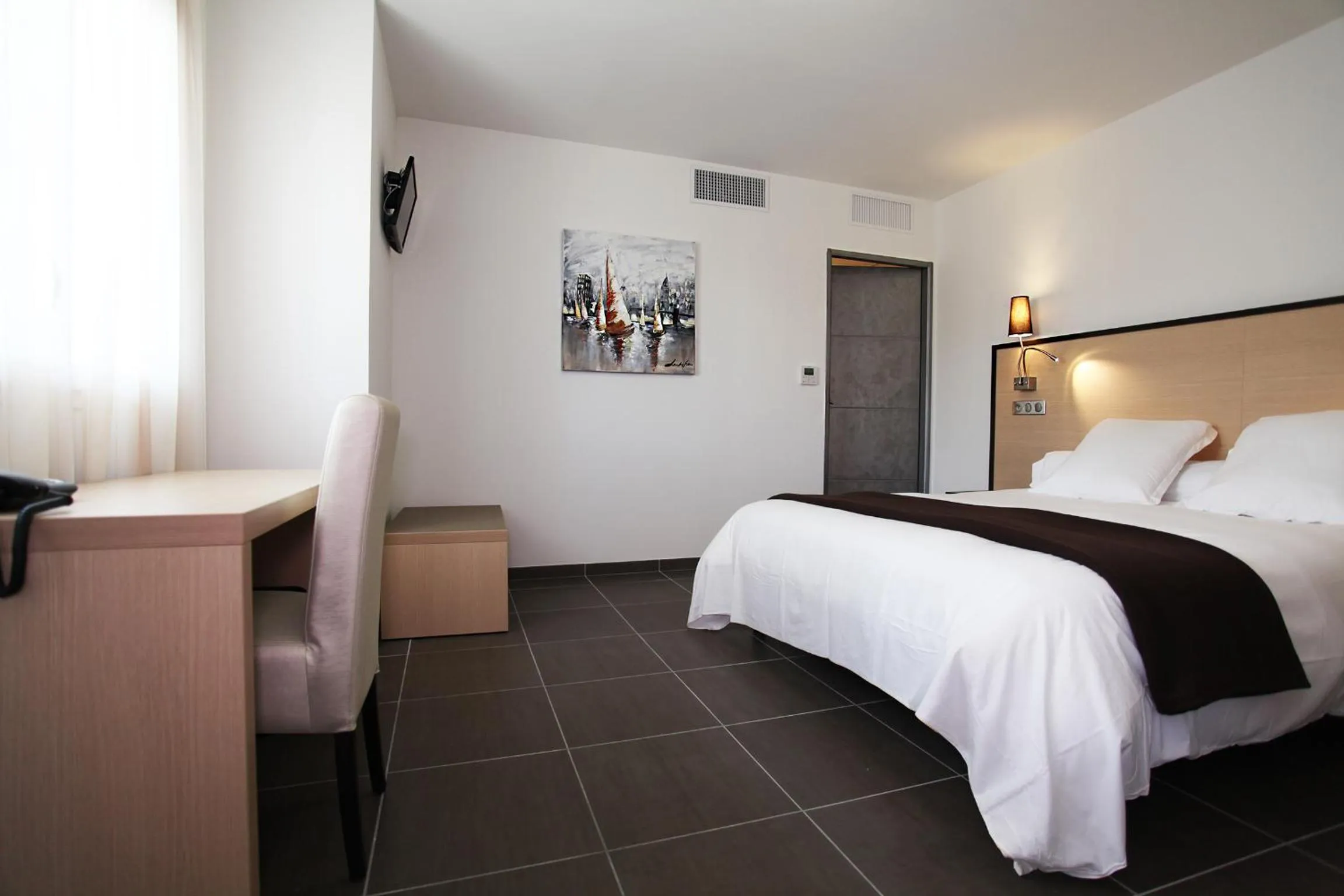 Photo of the whole room, Bed in Hôtel Restaurant les Pielettes