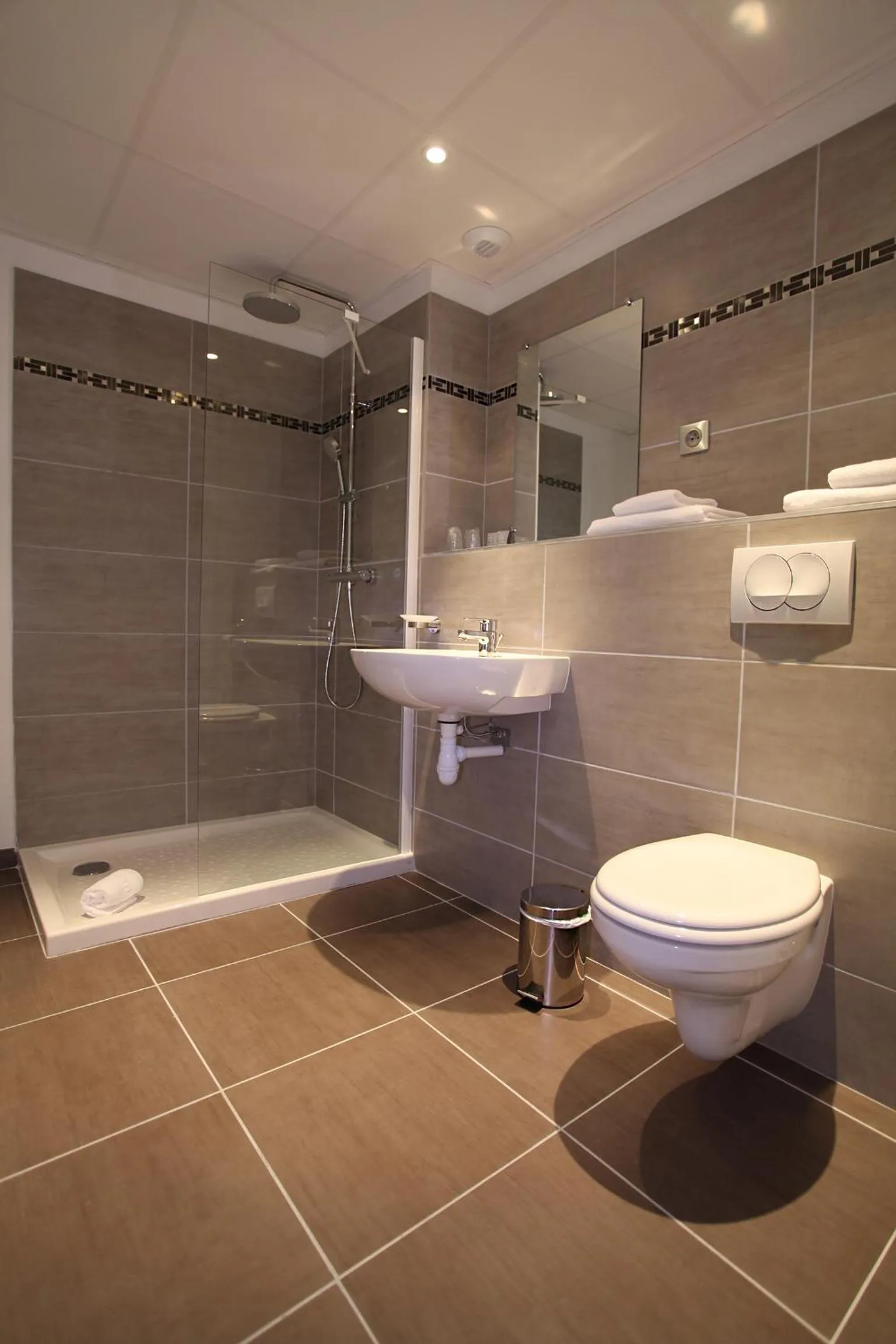 Bathroom in Hôtel Restaurant les Pielettes