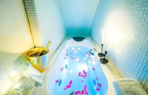 Bath in Castello di Montalbano