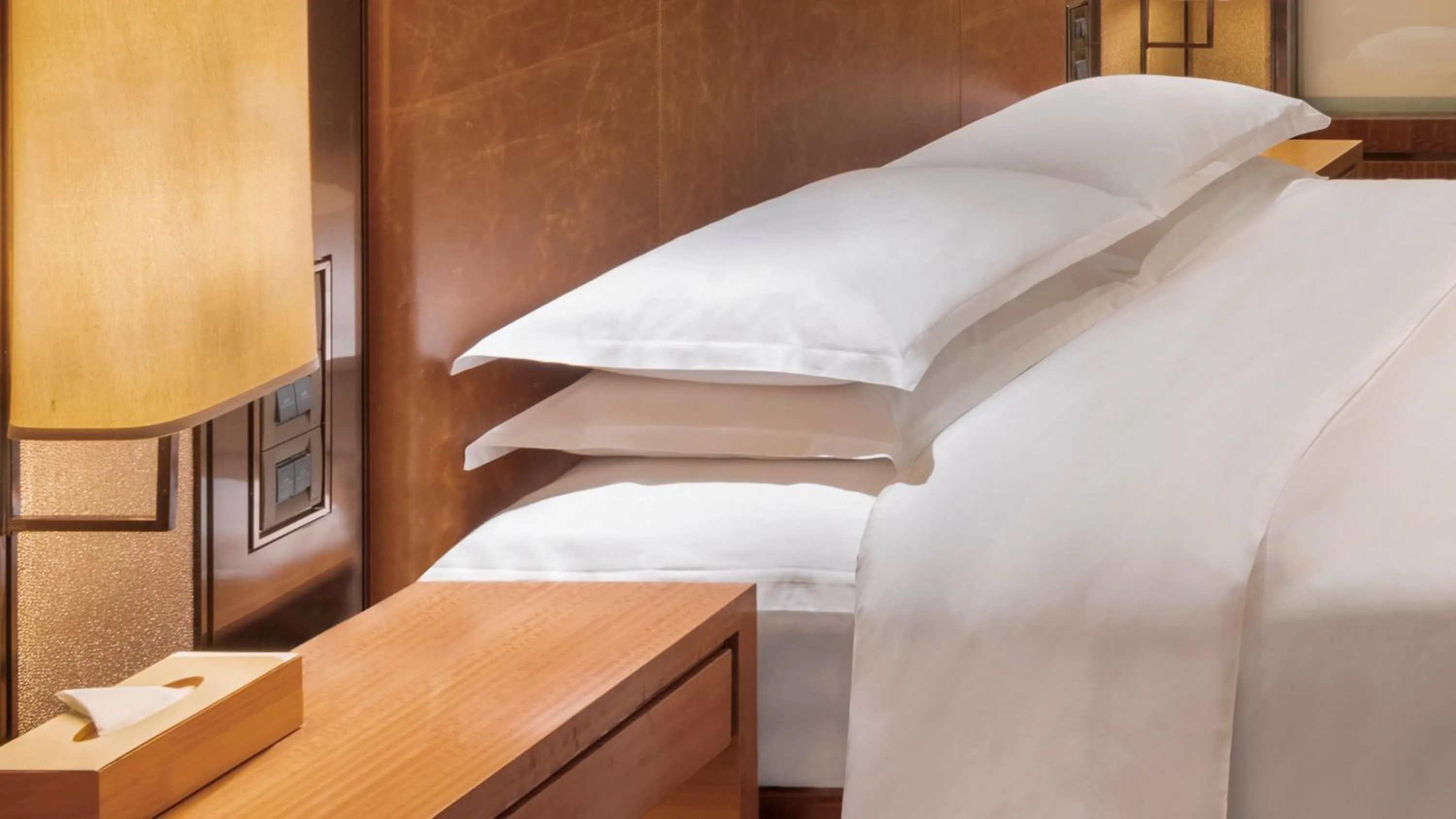 Photo of the whole room, Bed in InterContinental Changsha