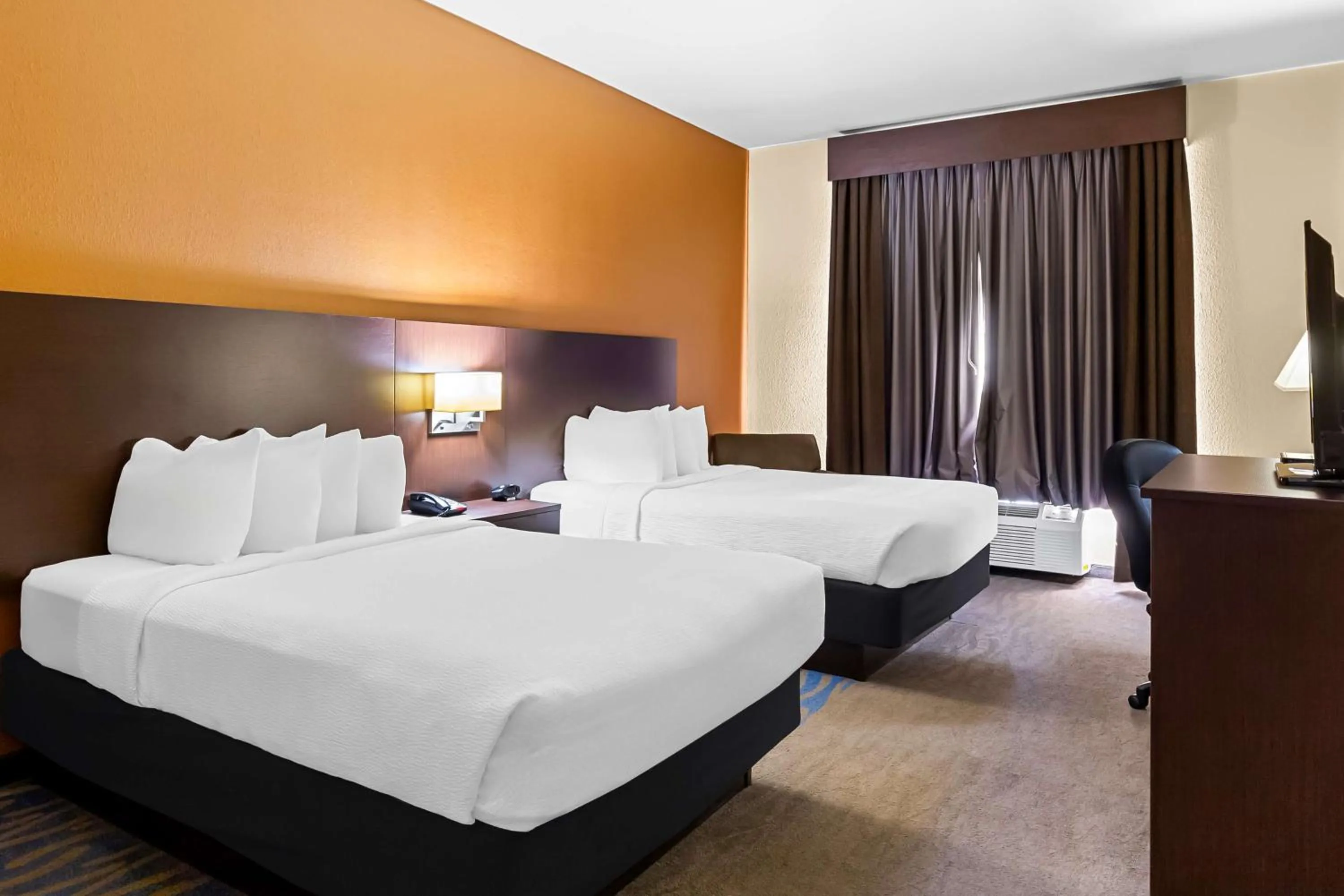 Bedroom, Bed in Best Western St. Louis Airport North Hotel & Suites