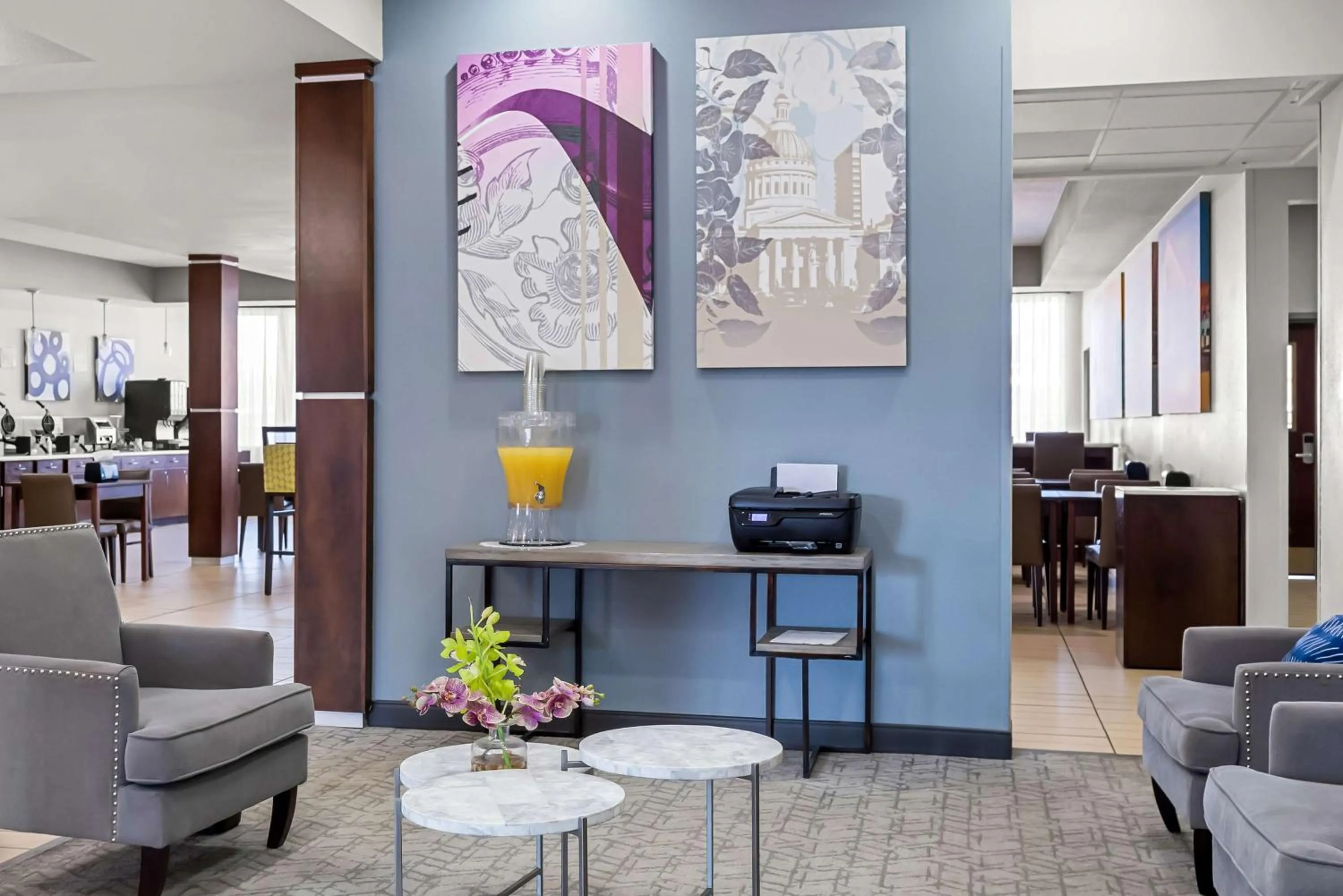 Lobby or reception in Best Western St. Louis Airport North Hotel & Suites