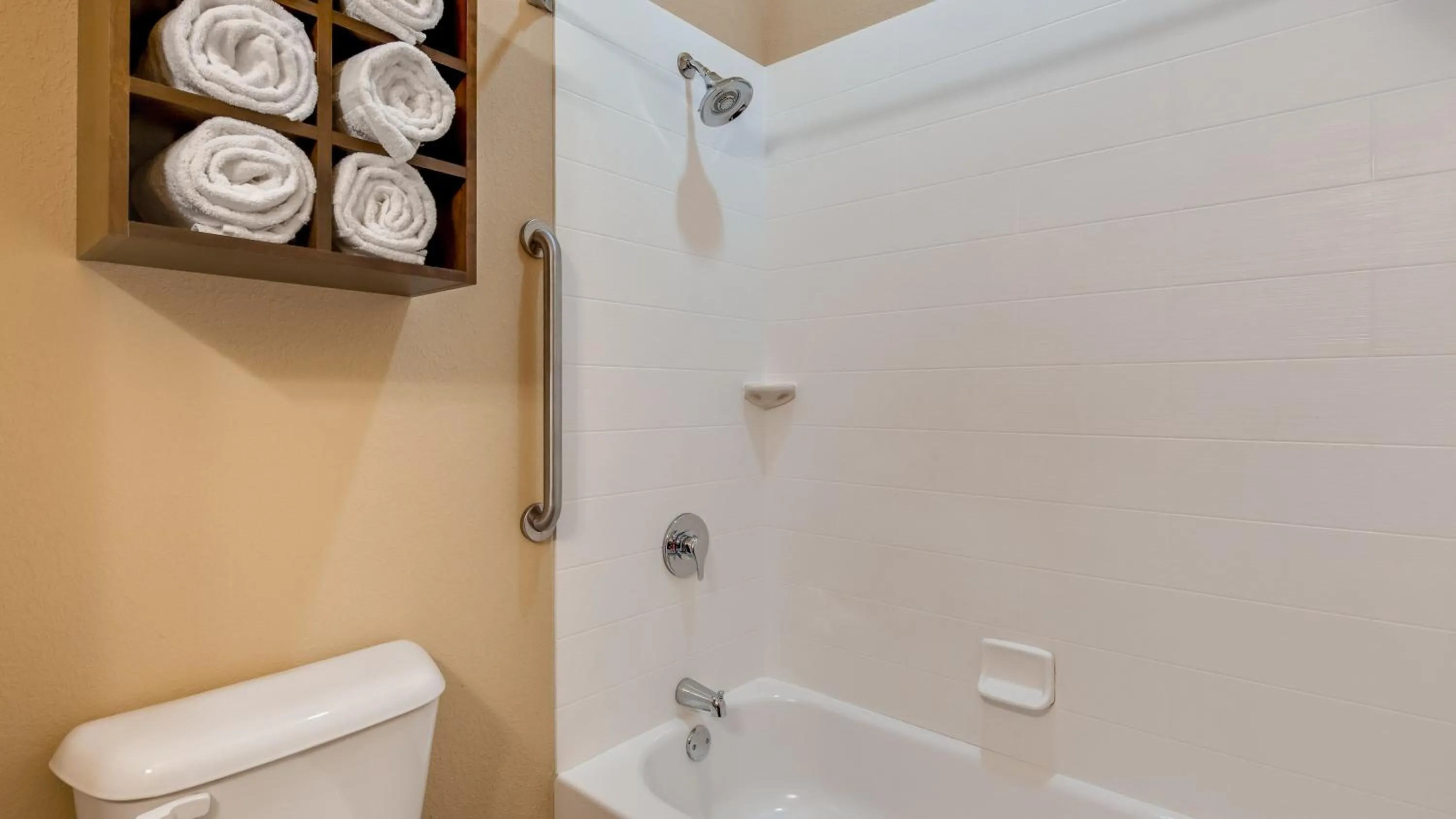 Shower in Best Western St. Louis Airport North Hotel & Suites