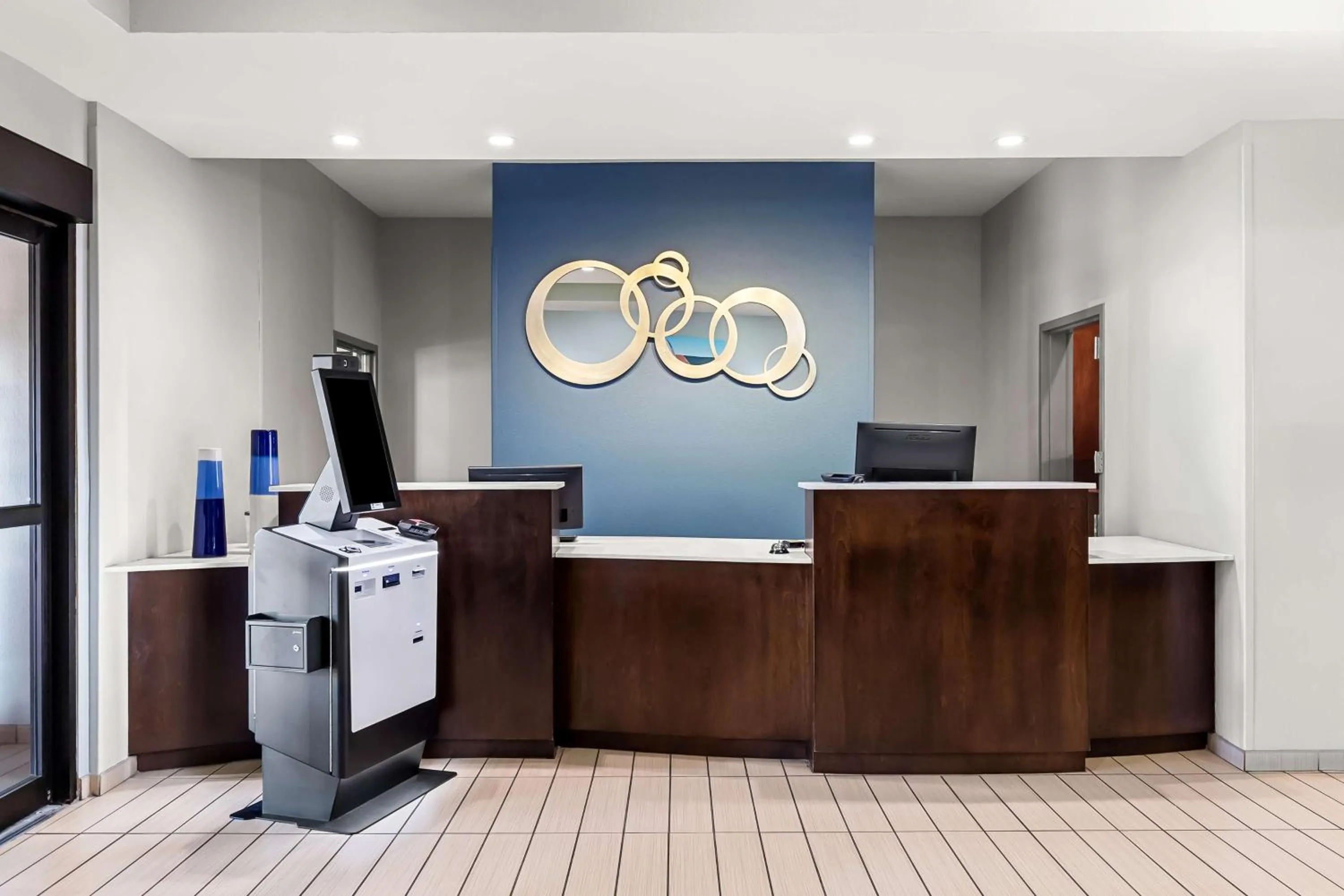 Lobby or reception in Best Western St. Louis Airport North Hotel & Suites