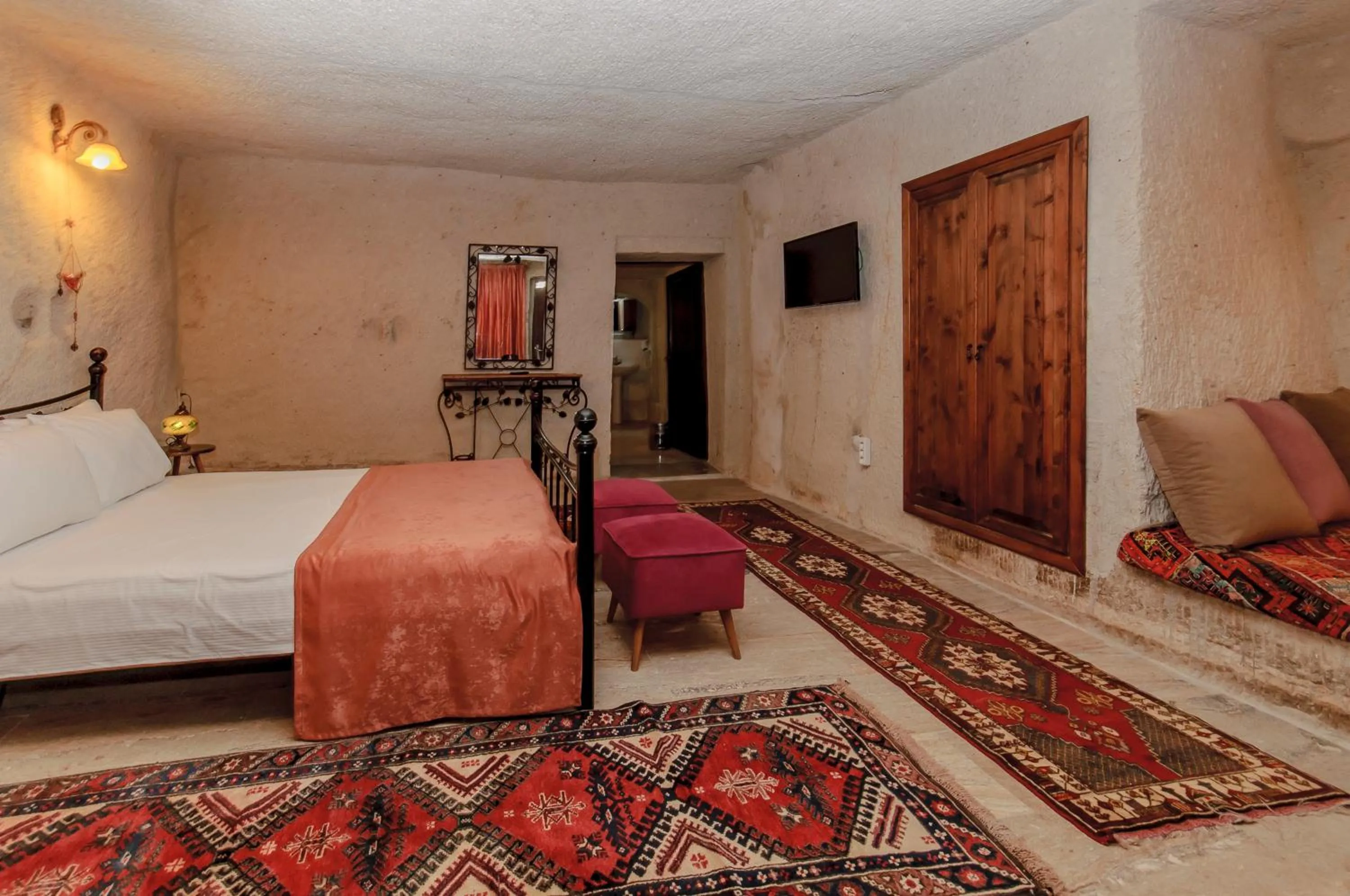 Bed in Nessa Cave Hotel