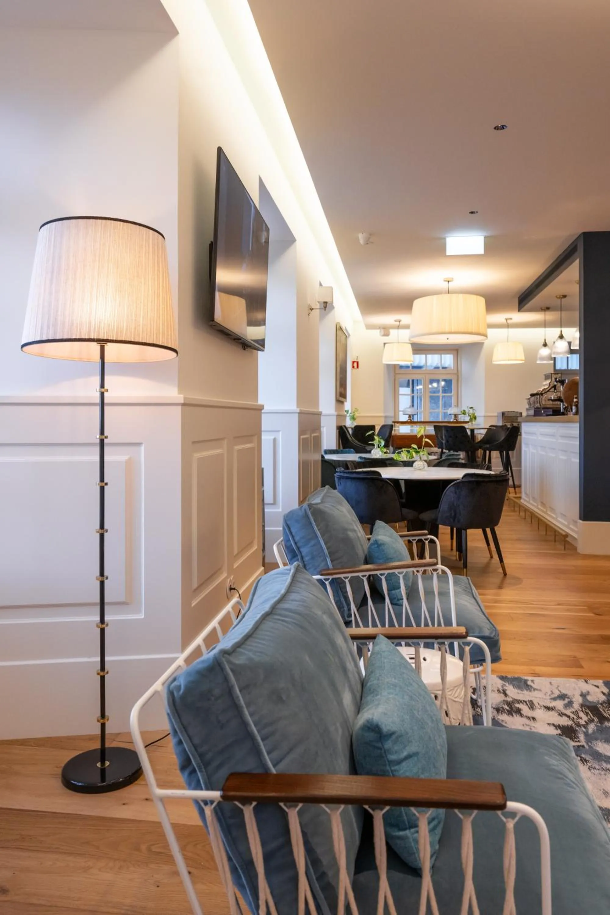 TV and multimedia in Dona Maria Hotel