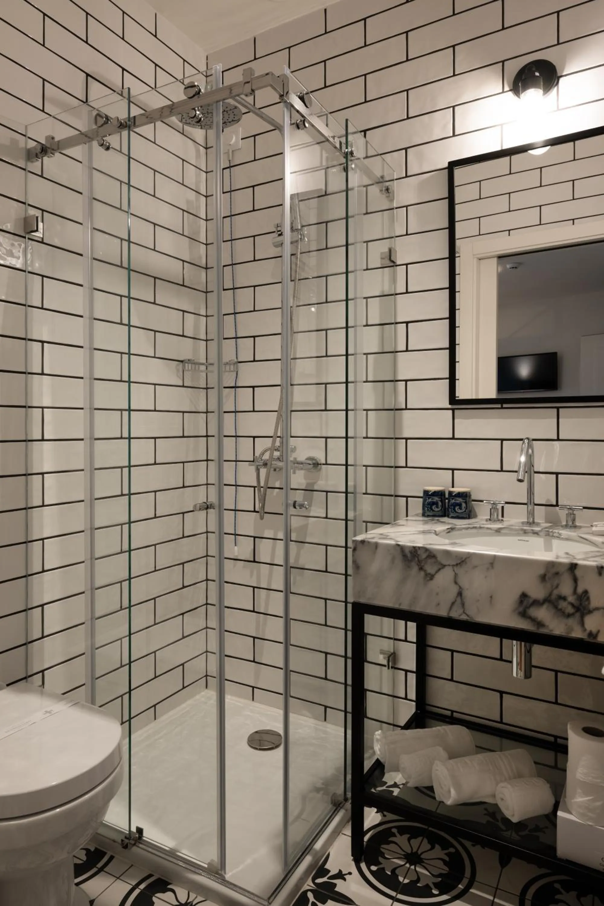 Shower in Dona Maria Hotel