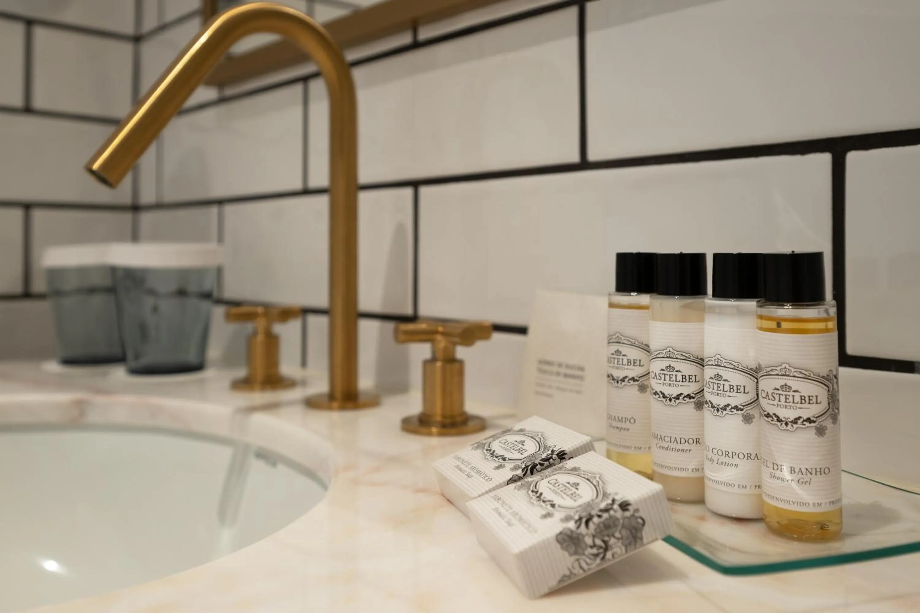 Bathroom in Dona Maria Hotel