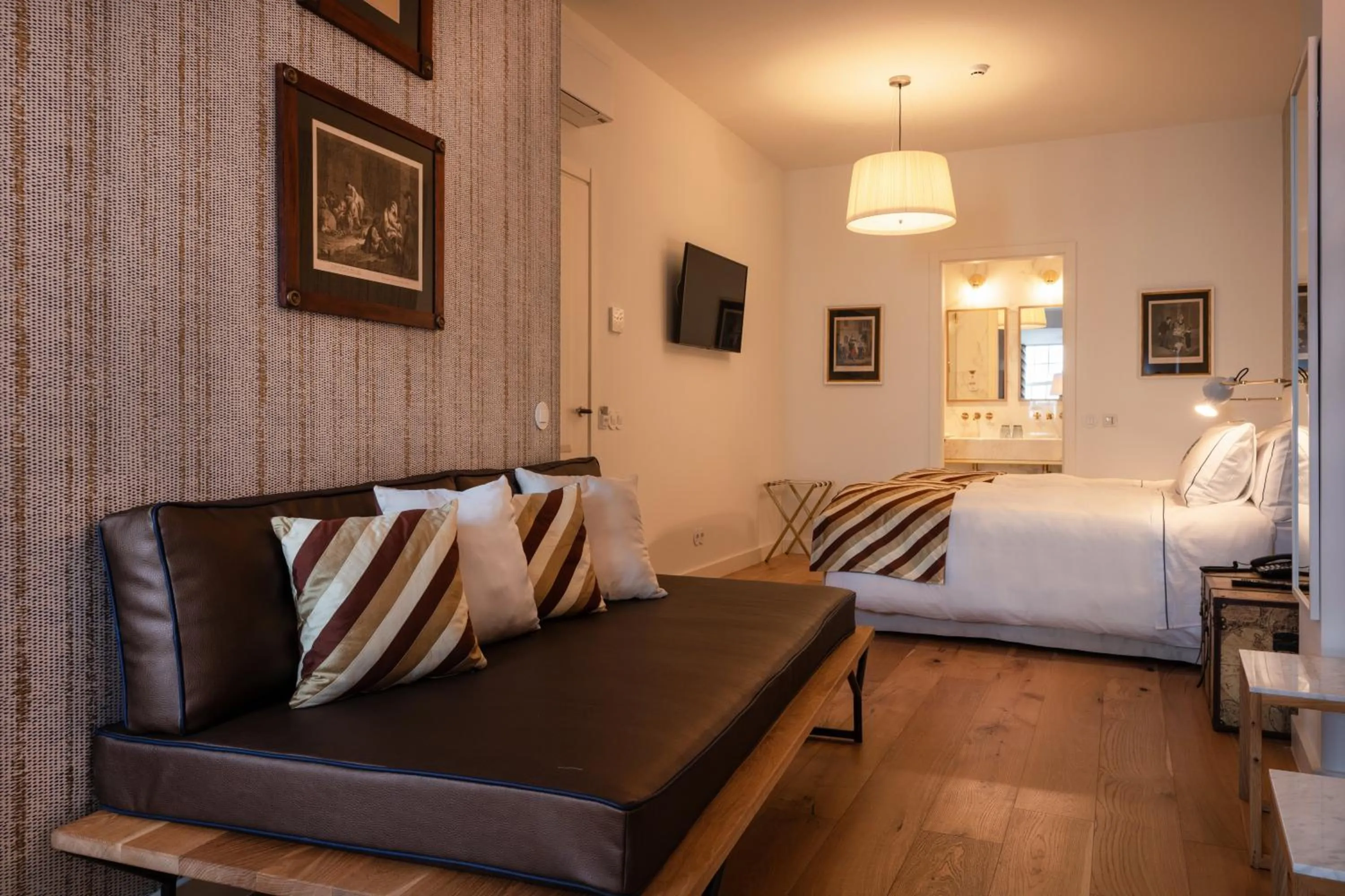 Bed in Dona Maria Hotel