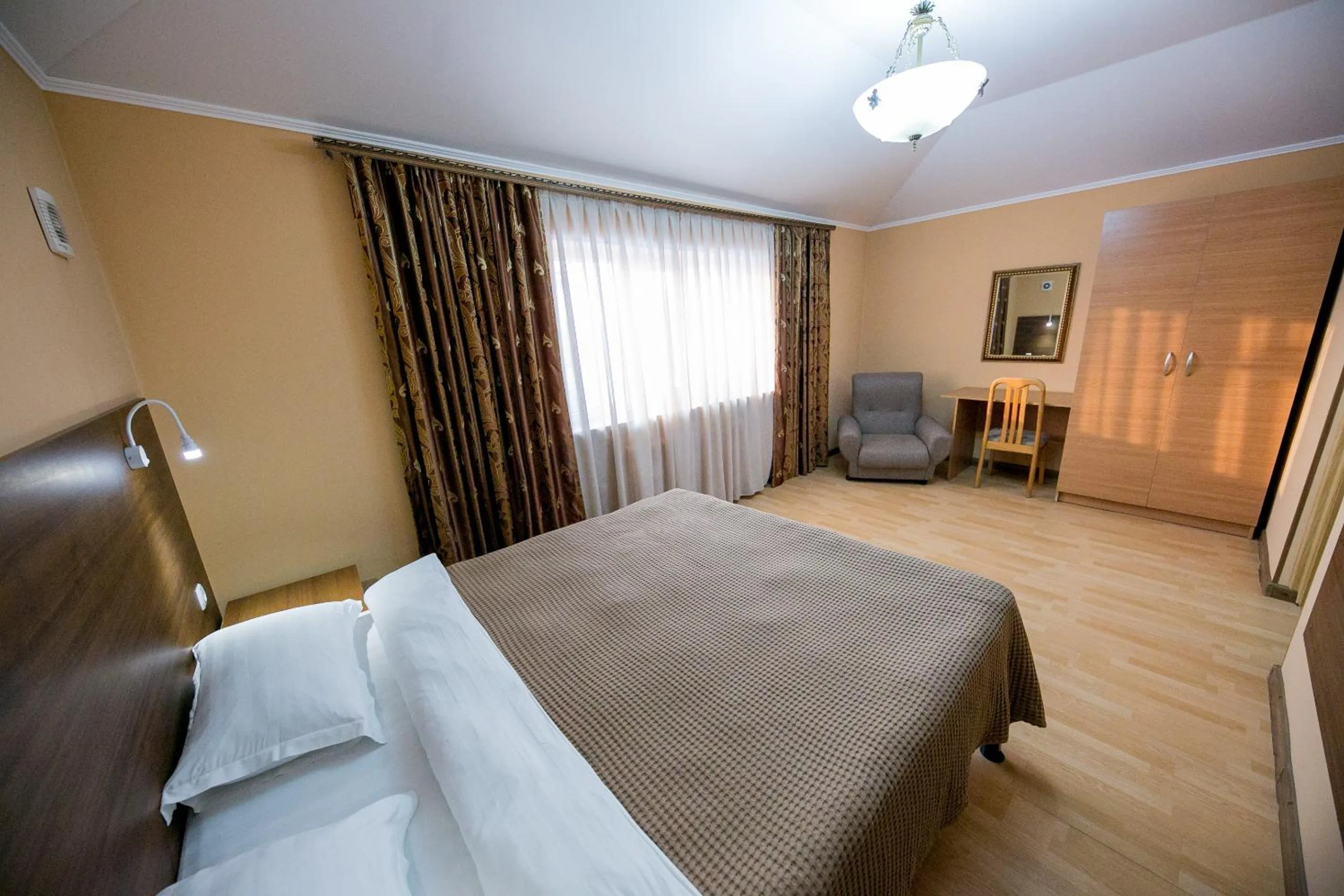 Bed in Hotel Flagman