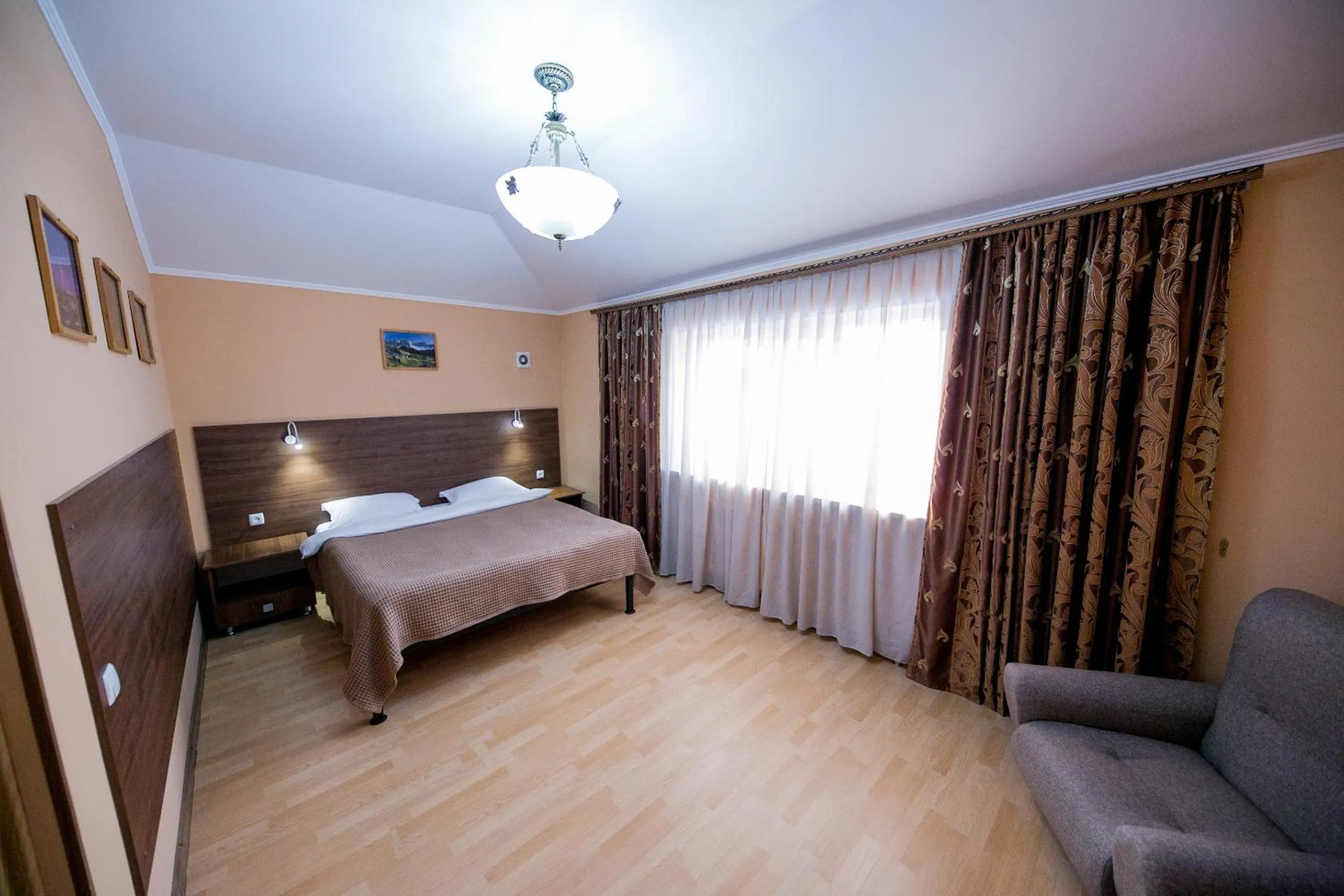 Bed in Hotel Flagman