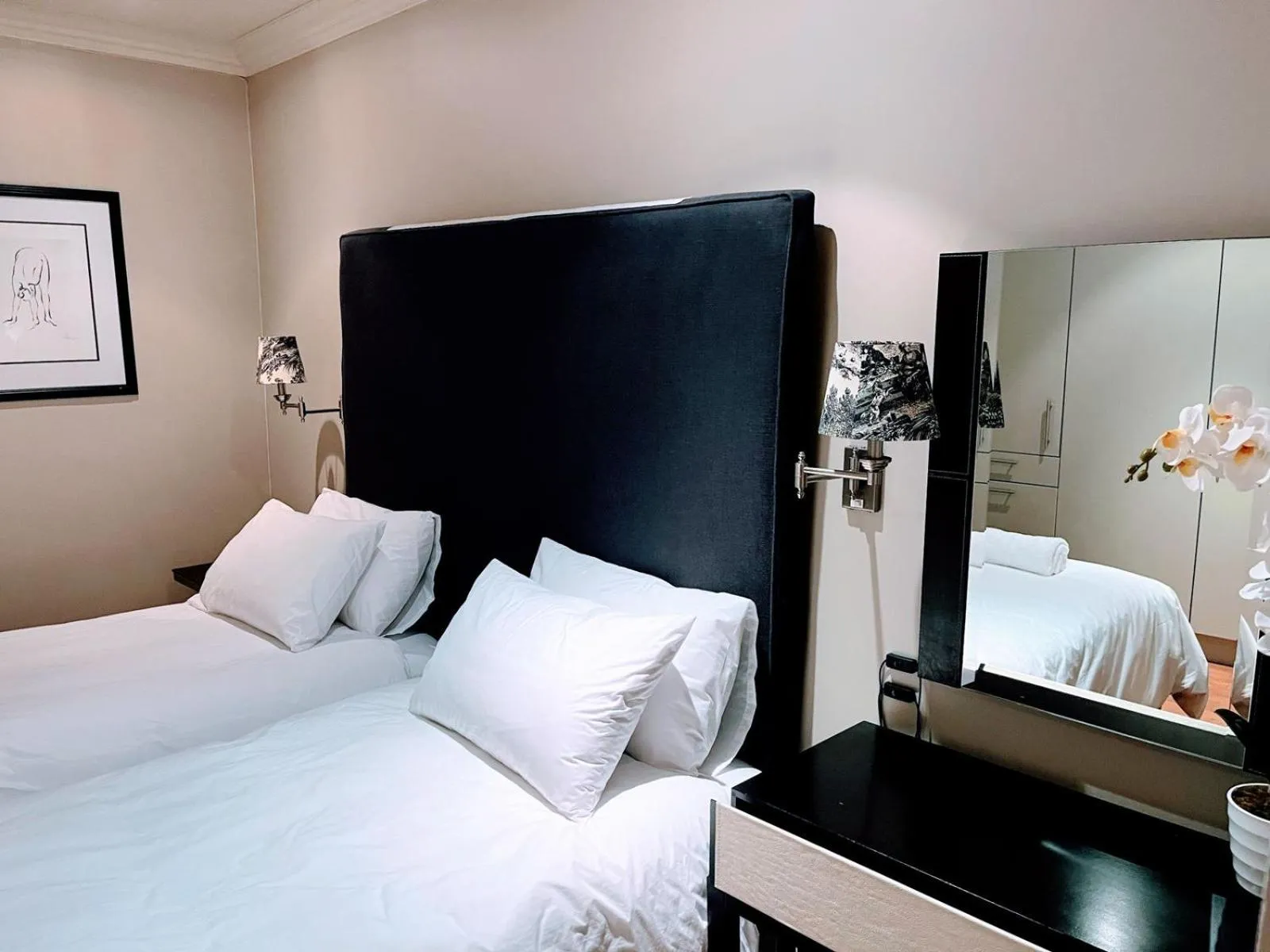 Bed in Cape Royale Luxury Suite