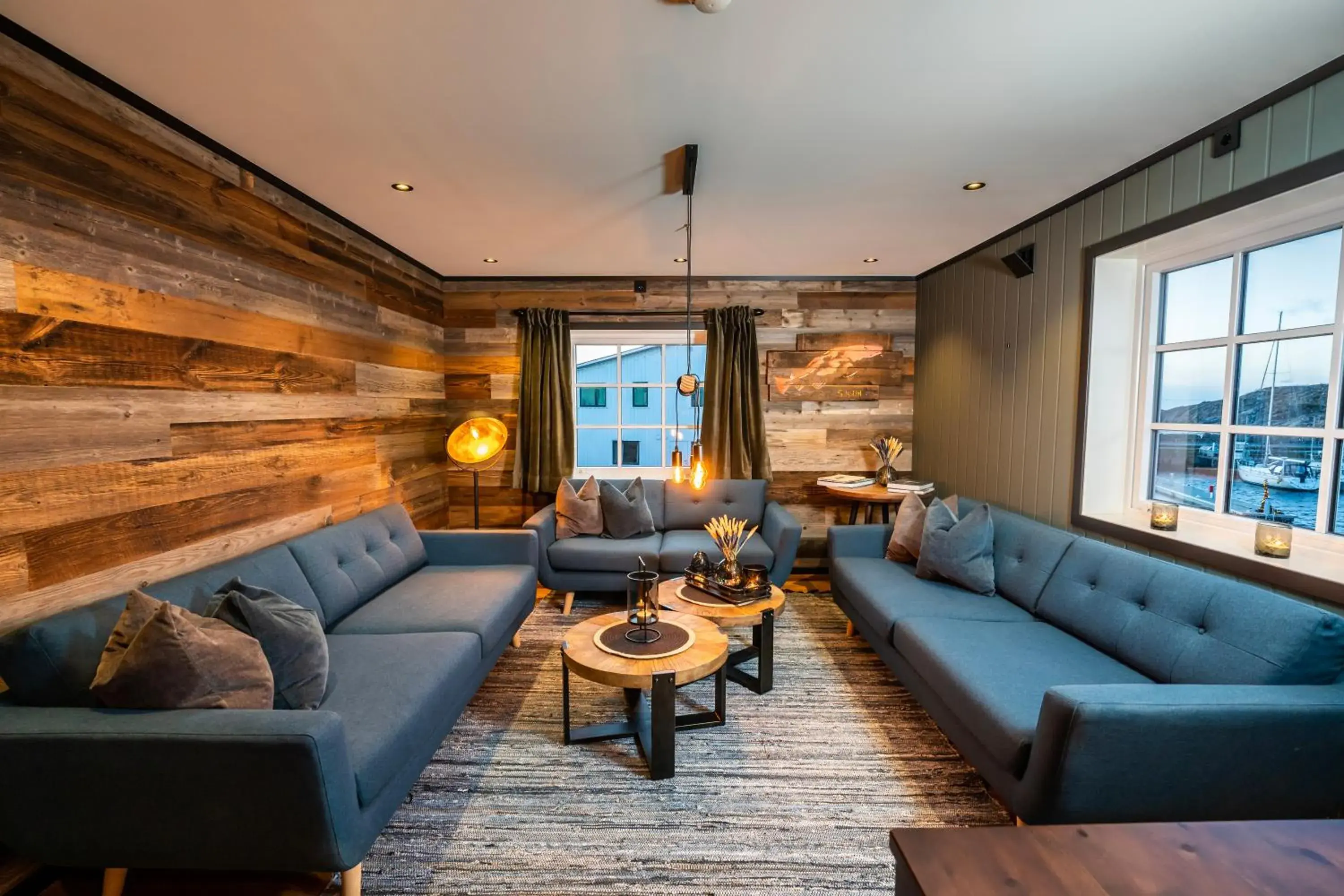 Deluxe Two-Bedroom Apartment with Sea View & Balcony in Tobiasbrygga Deluxe Two-Bedroom Apartment with Sea View & Balcony in Tobiasbrygga