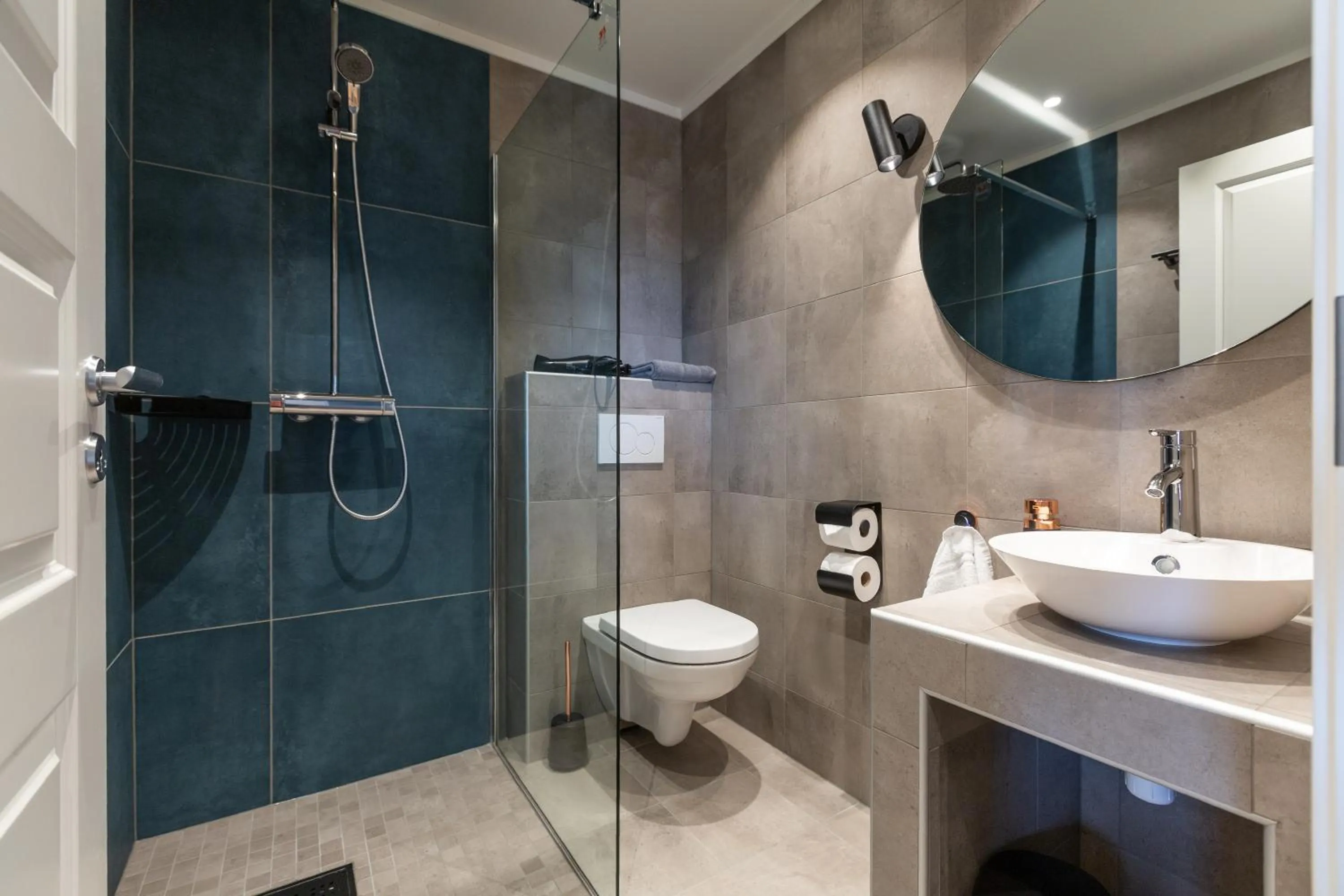 Shower in Tobiasbrygga