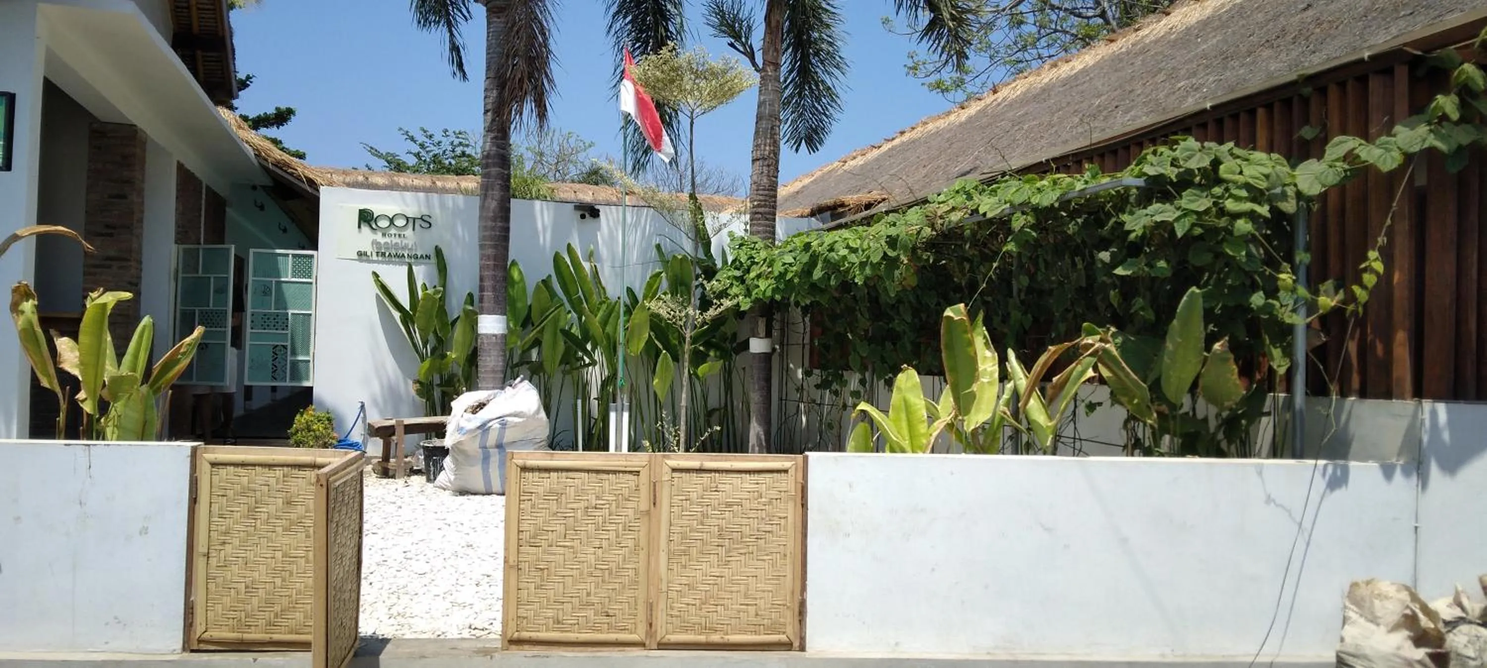 Property building in Roots Hotel Trawangan