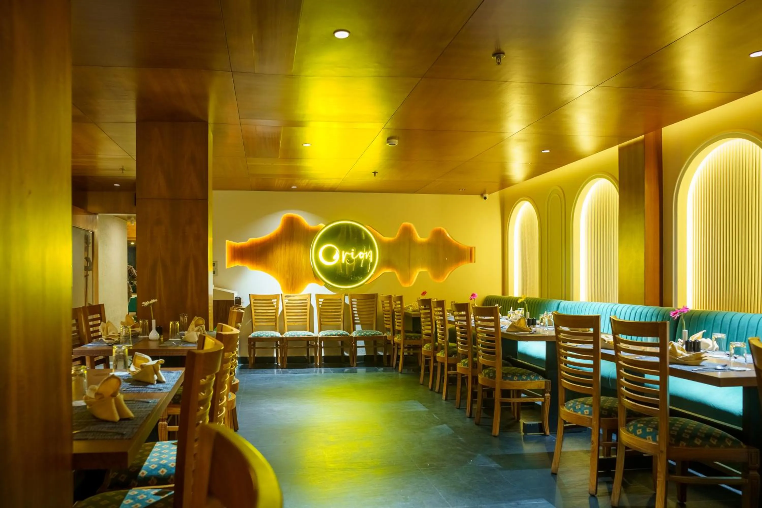 Restaurant/places to eat in ORSINO RESORT MALL ROAD