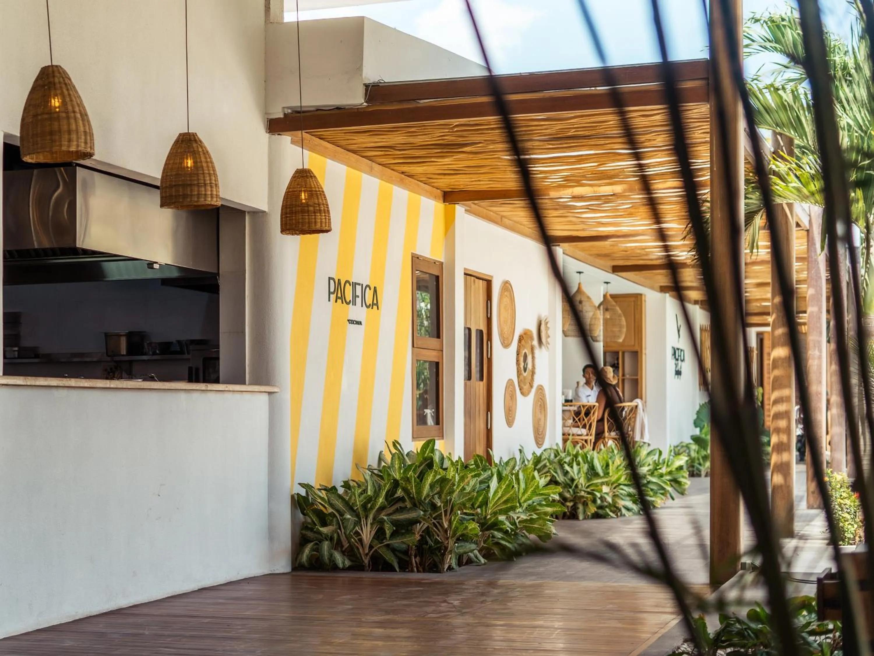 Restaurant/places to eat in Cocana Resort Gili Trawangan