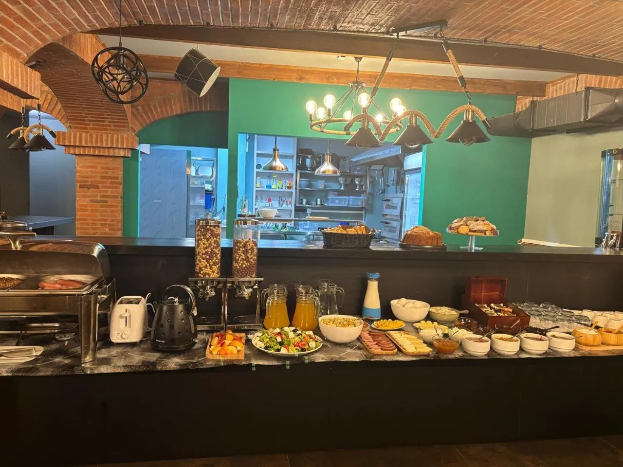 Kitchen or kitchenette in Hotel Zerta Old Tbilisi