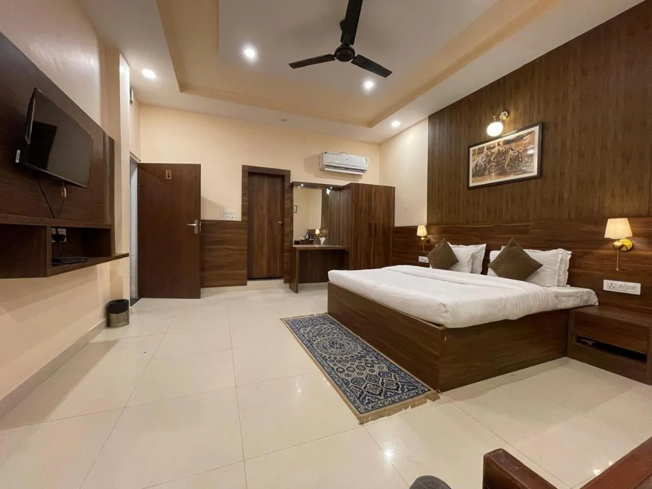 Bedroom, Bed in House M Lodge