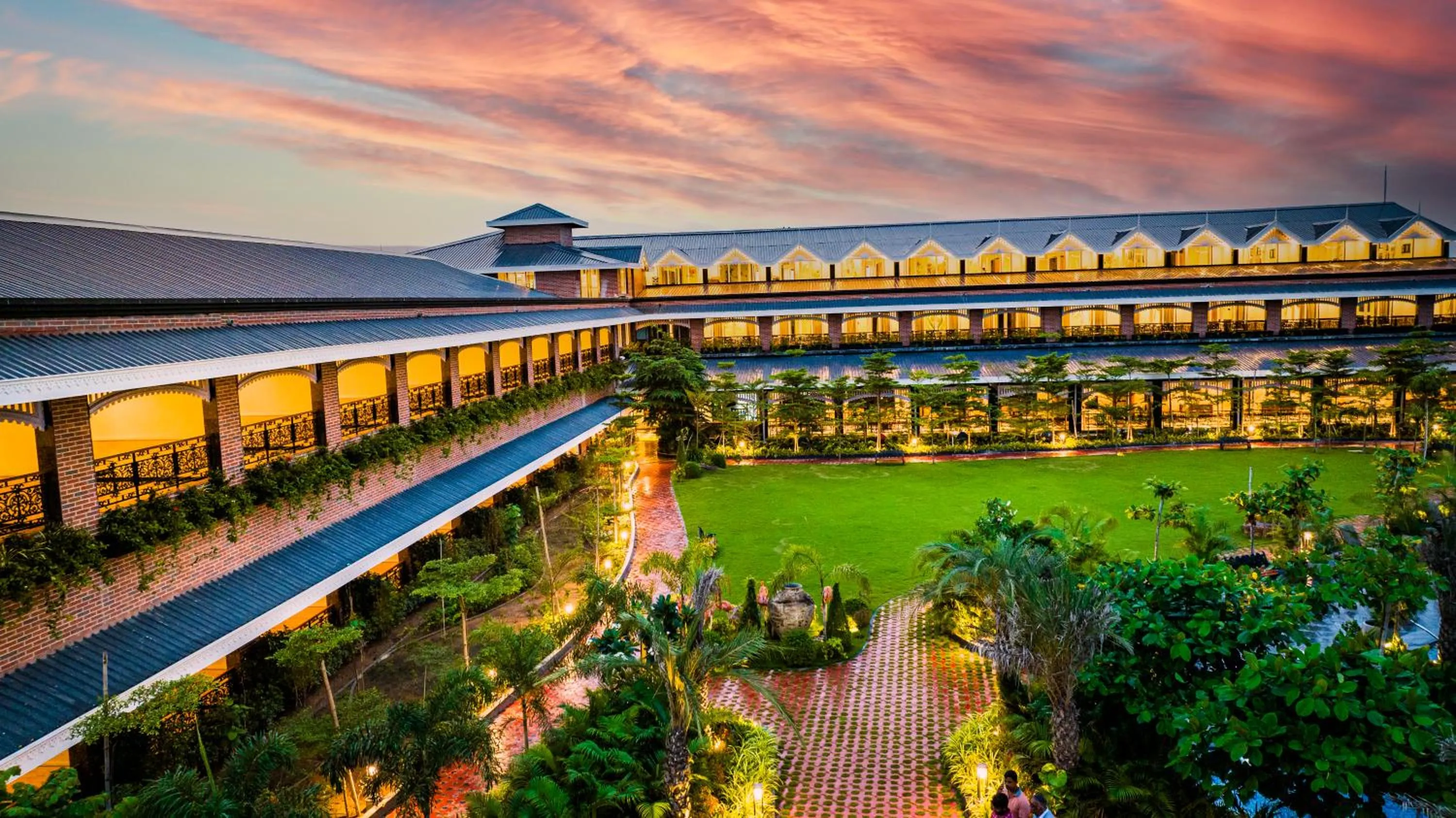 Property building in Mayfair Oasis Resort & Convention