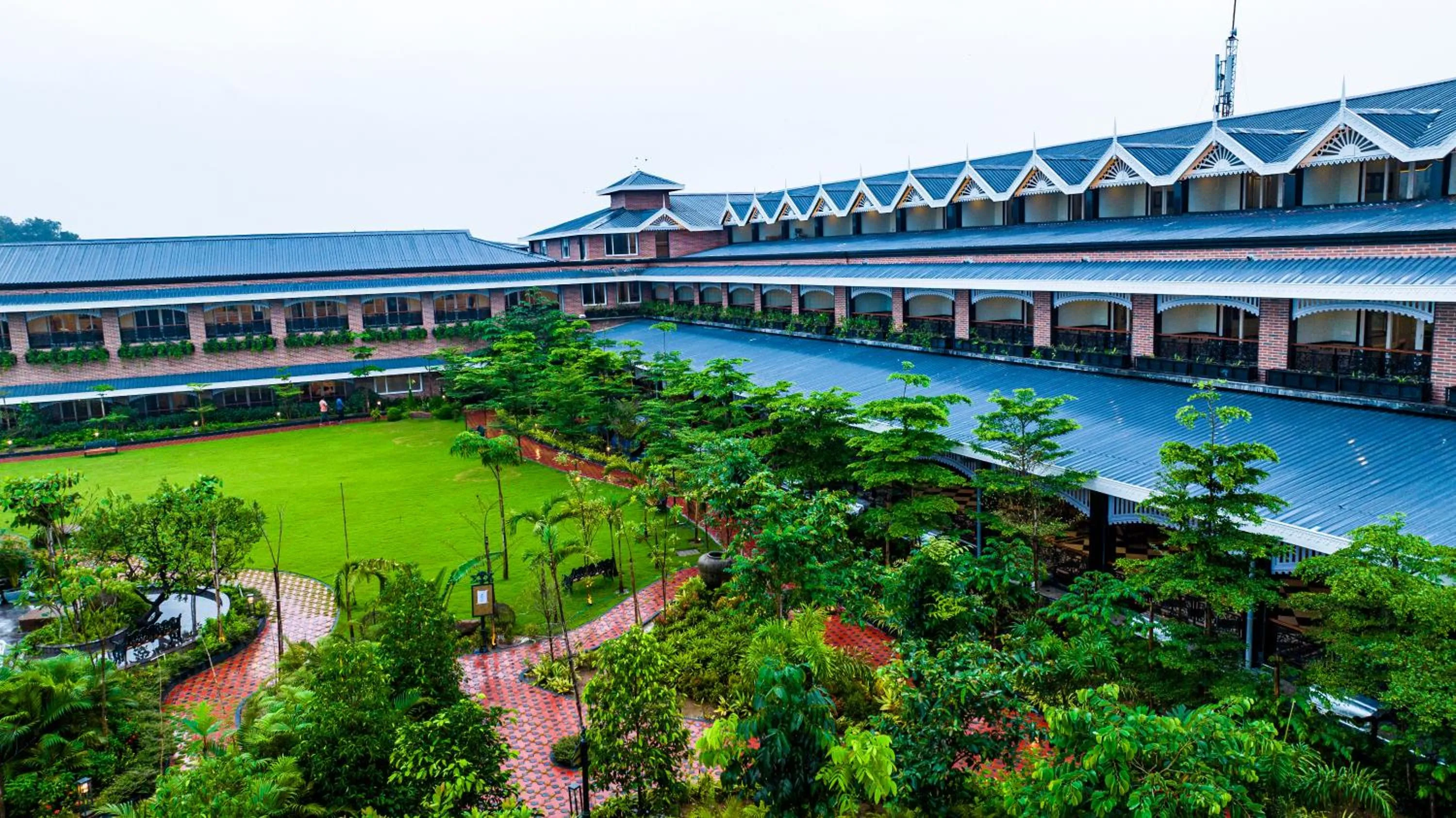 Property building in Mayfair Oasis Resort & Convention