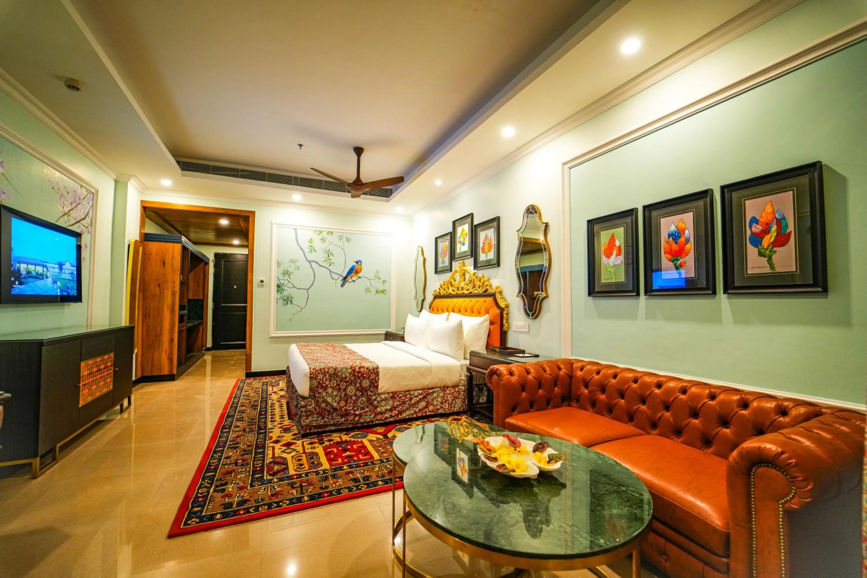 Bed in Mayfair Oasis Resort & Convention