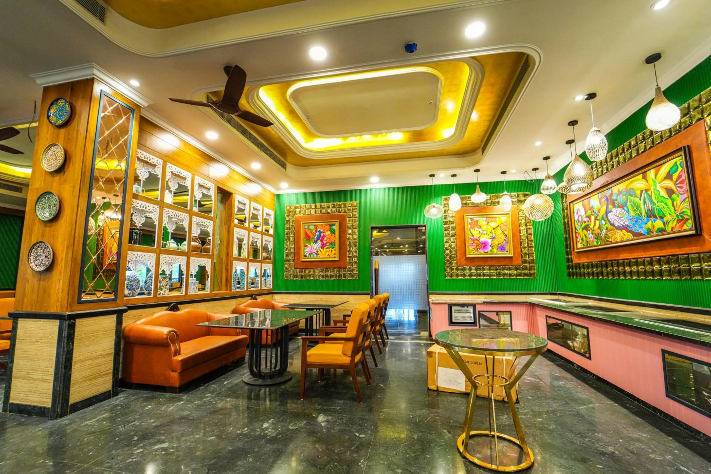 Restaurant/places to eat in Mayfair Oasis Resort & Convention