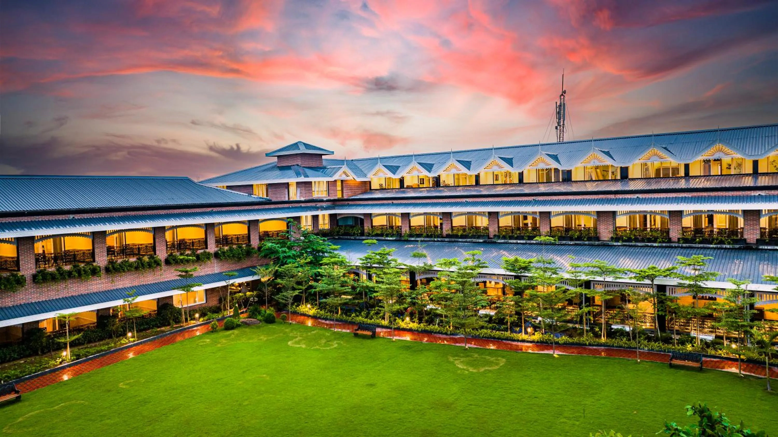 Garden in Mayfair Oasis Resort & Convention