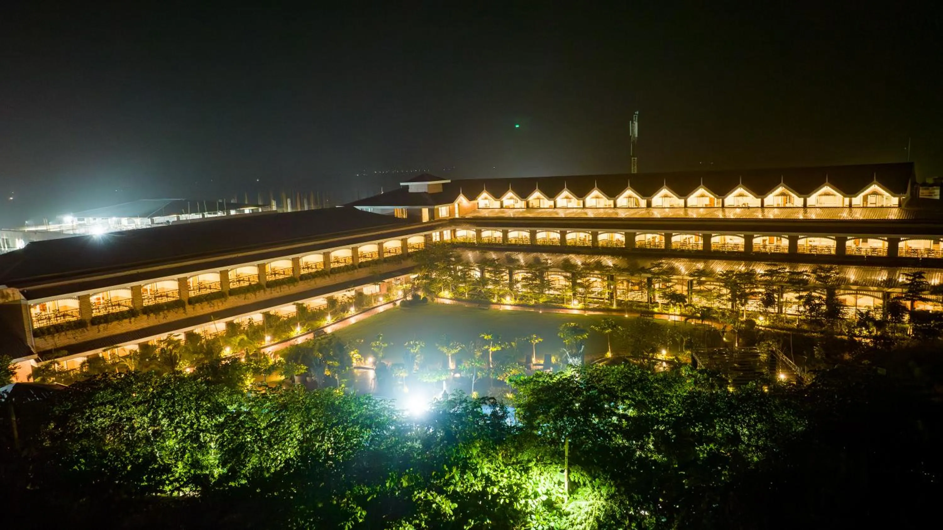 Night in Mayfair Oasis Resort & Convention