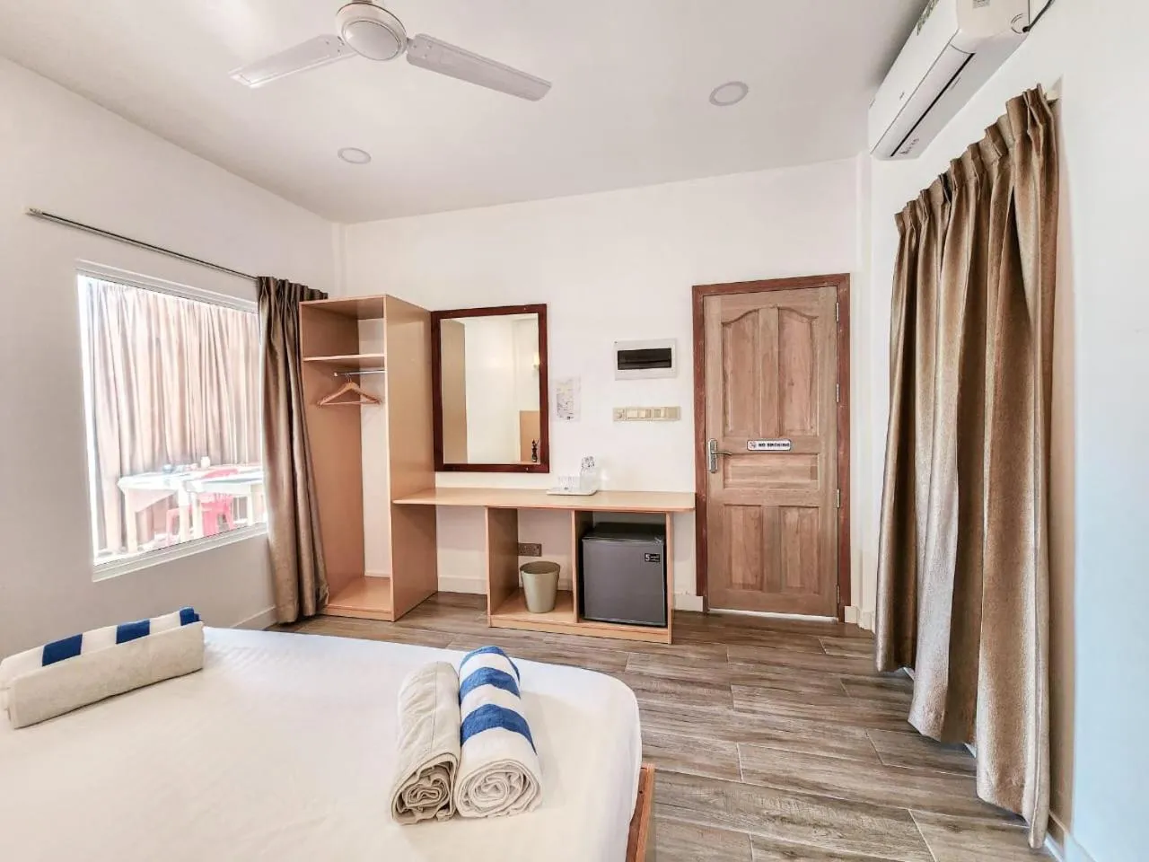 Photo of the whole room, Bed in Raalhu Fonu Maldives