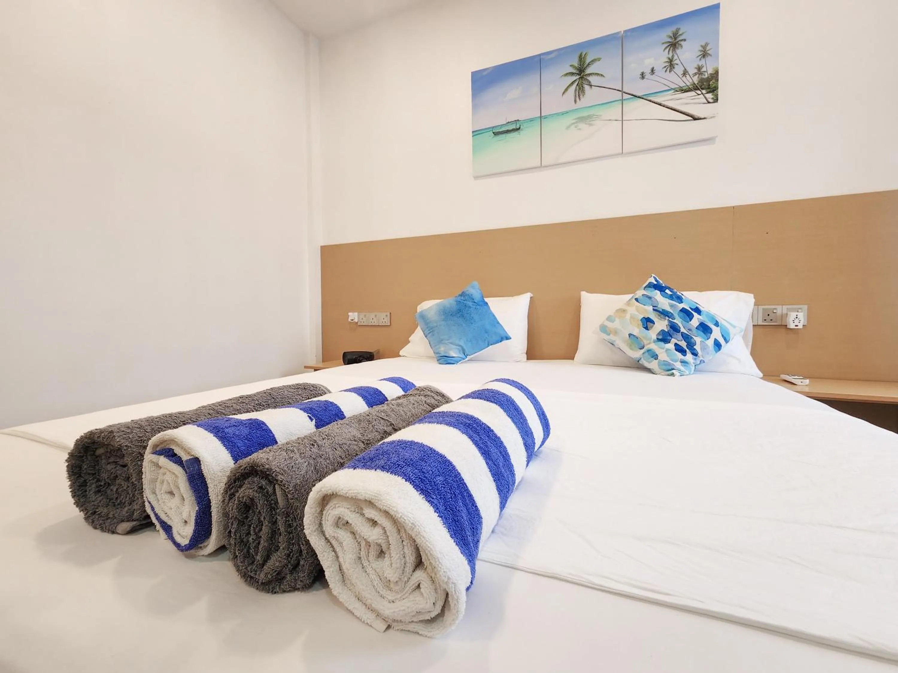 towels, Bed in Raalhu Fonu Maldives