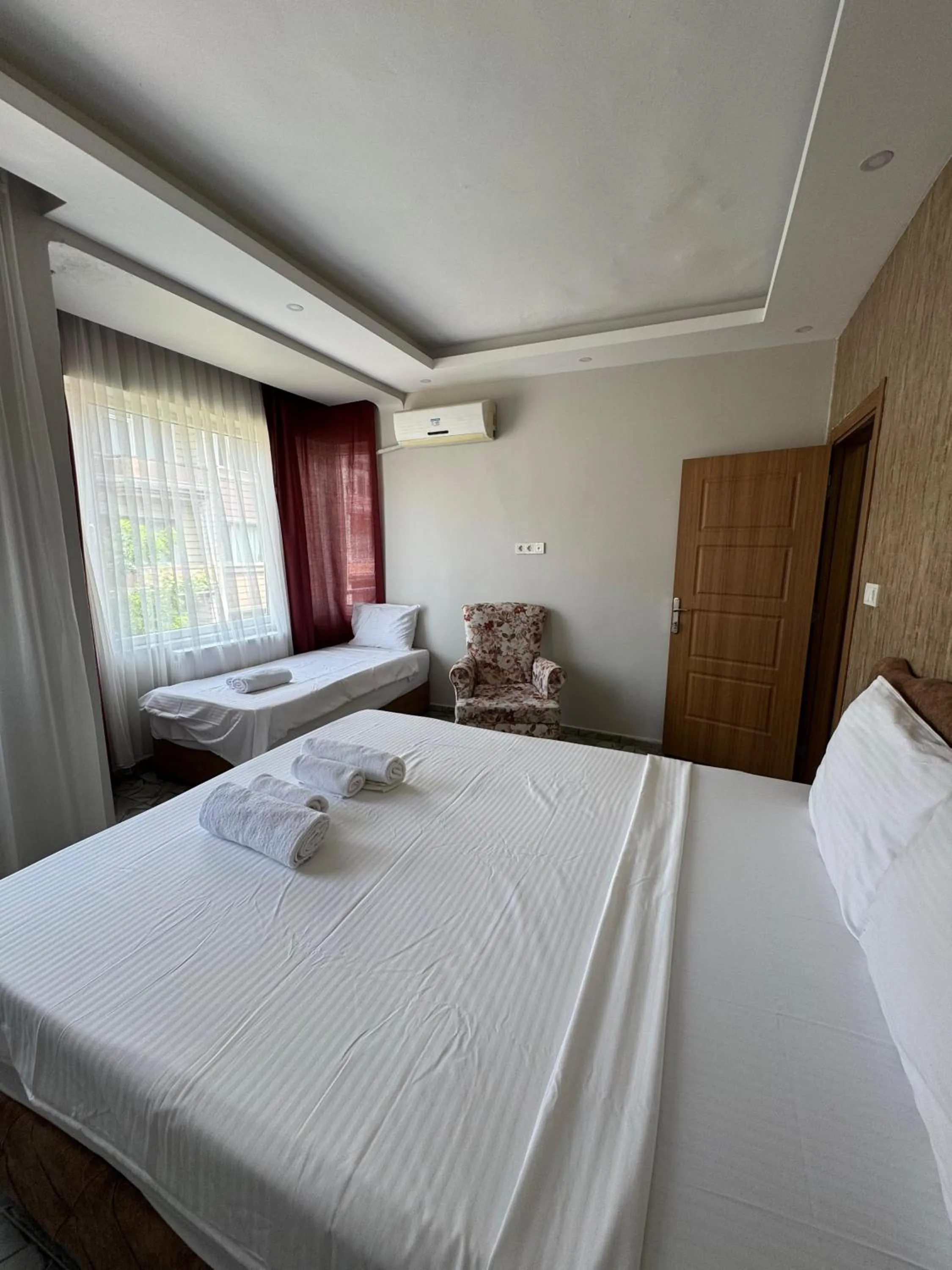 Photo of the whole room, Bed in beyzade apart hotel