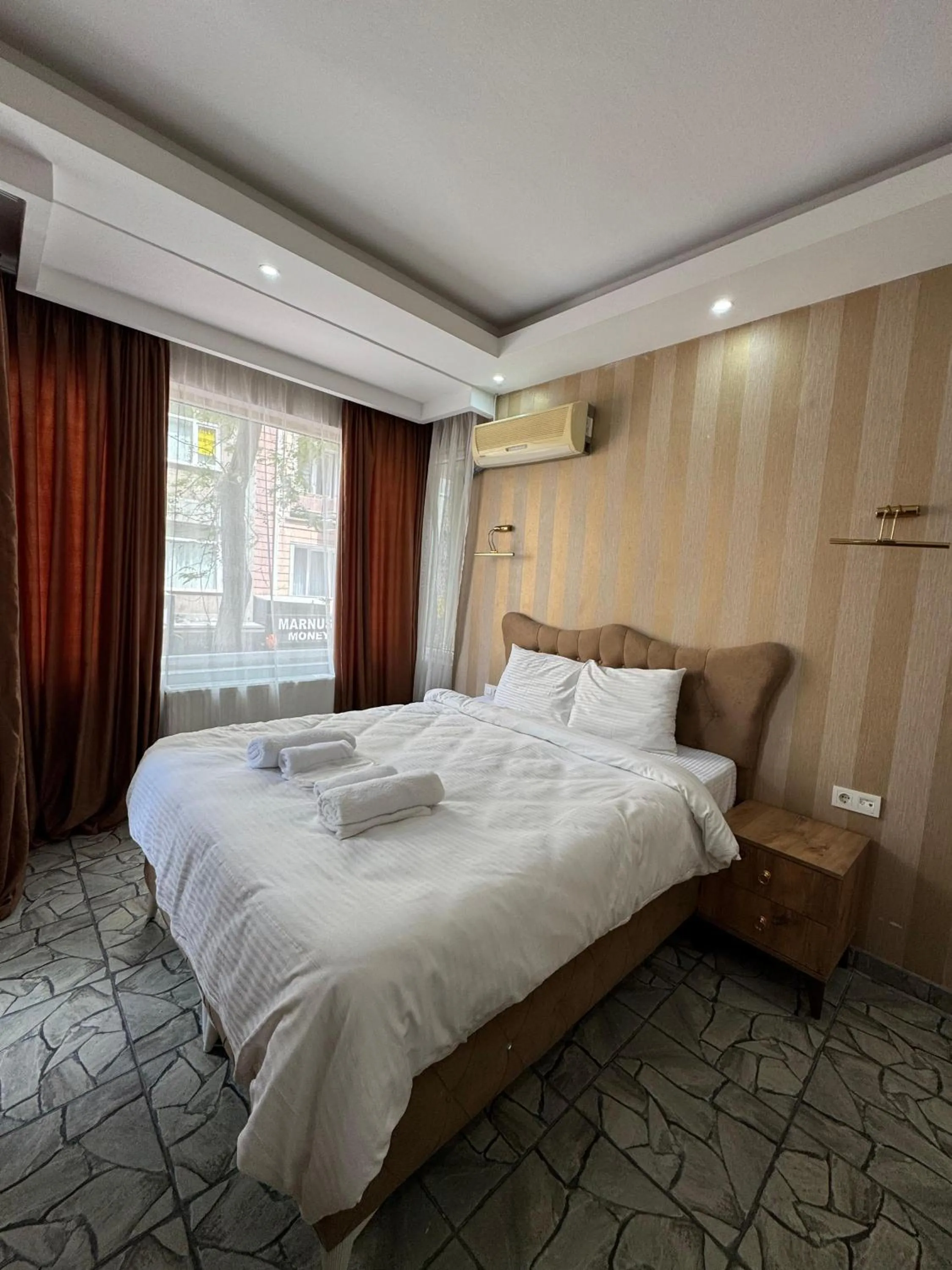 Photo of the whole room, Bed in beyzade apart hotel