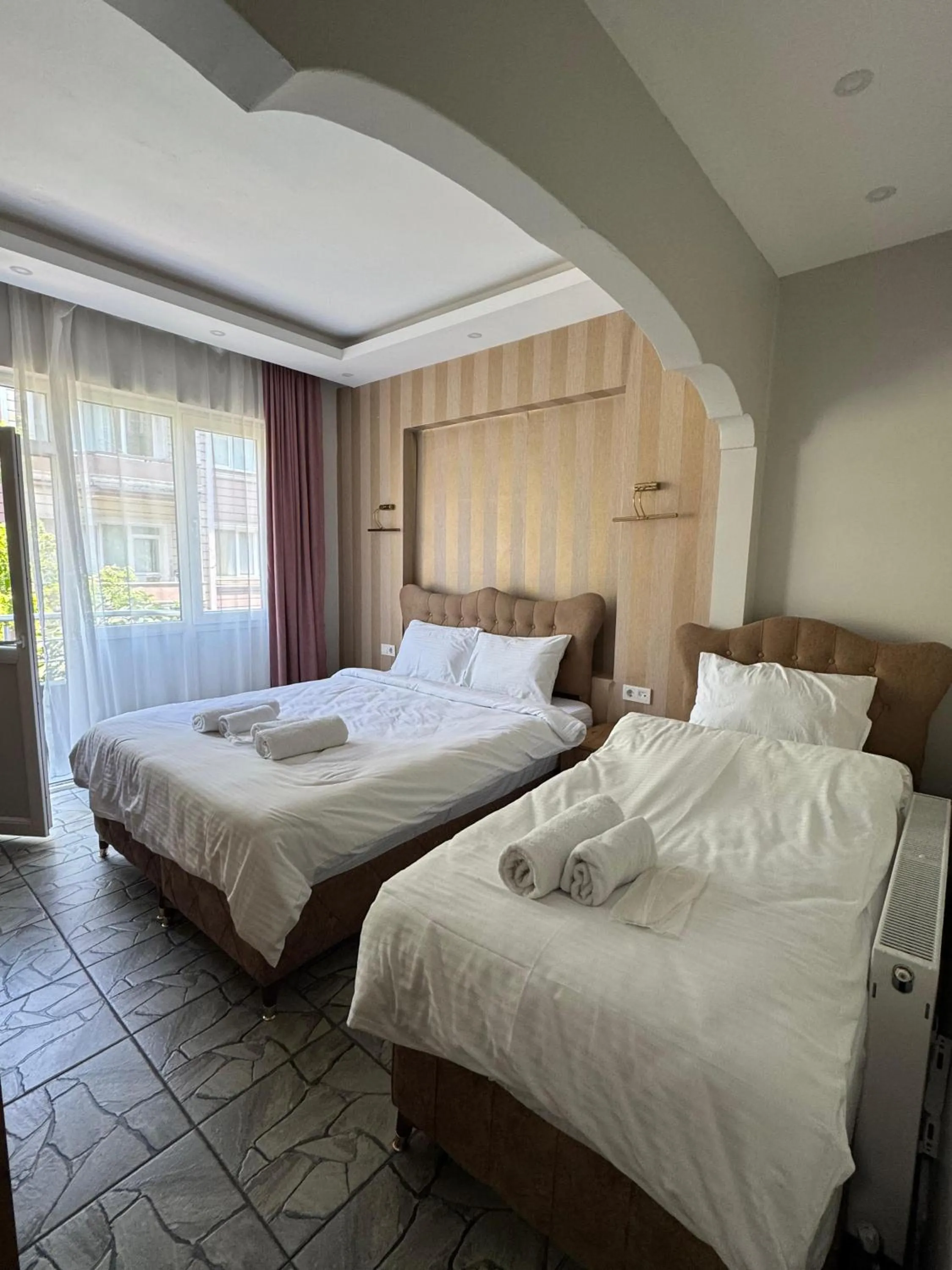 Photo of the whole room, Bed in beyzade apart hotel