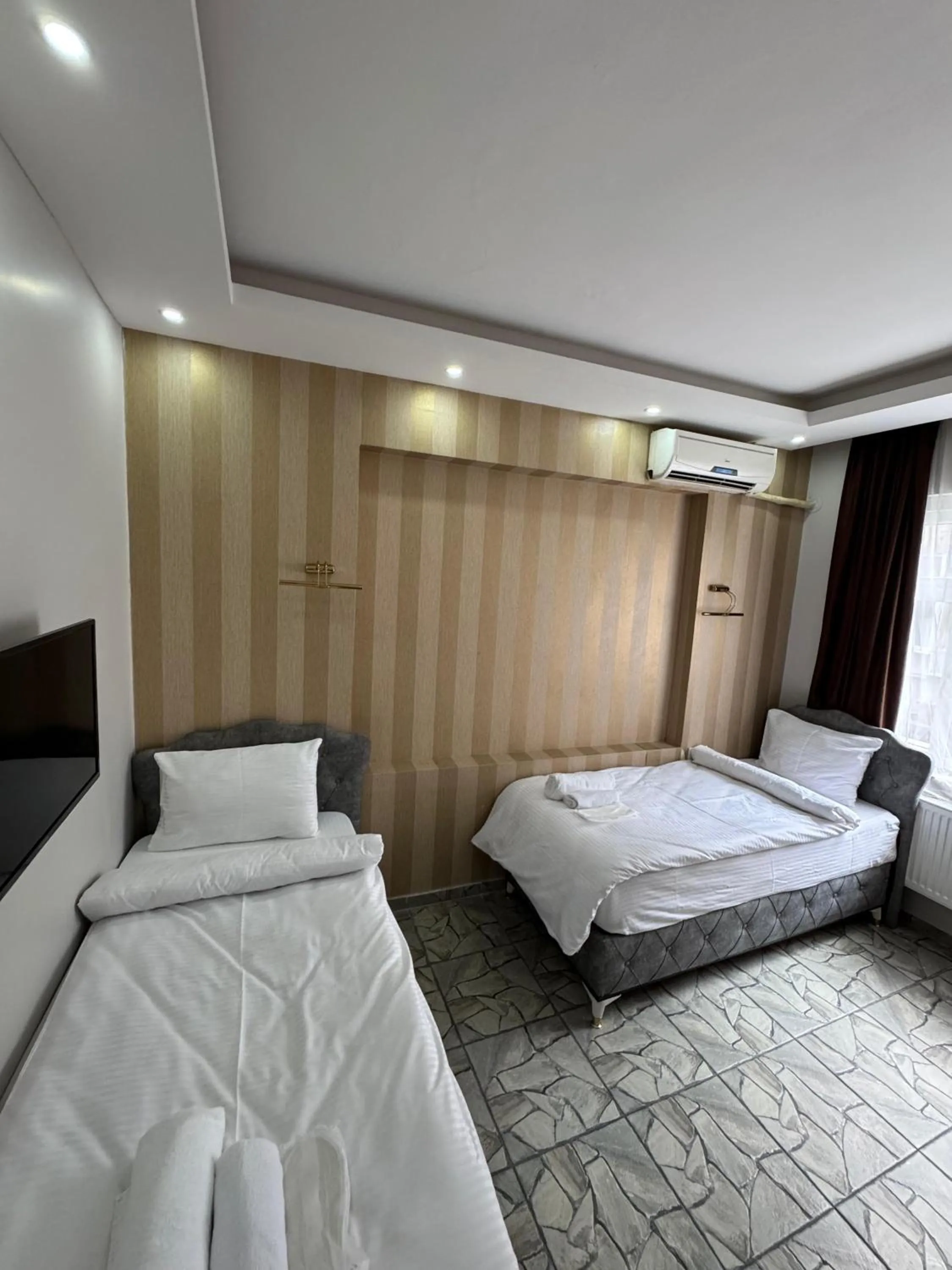 Photo of the whole room, Bed in beyzade apart hotel