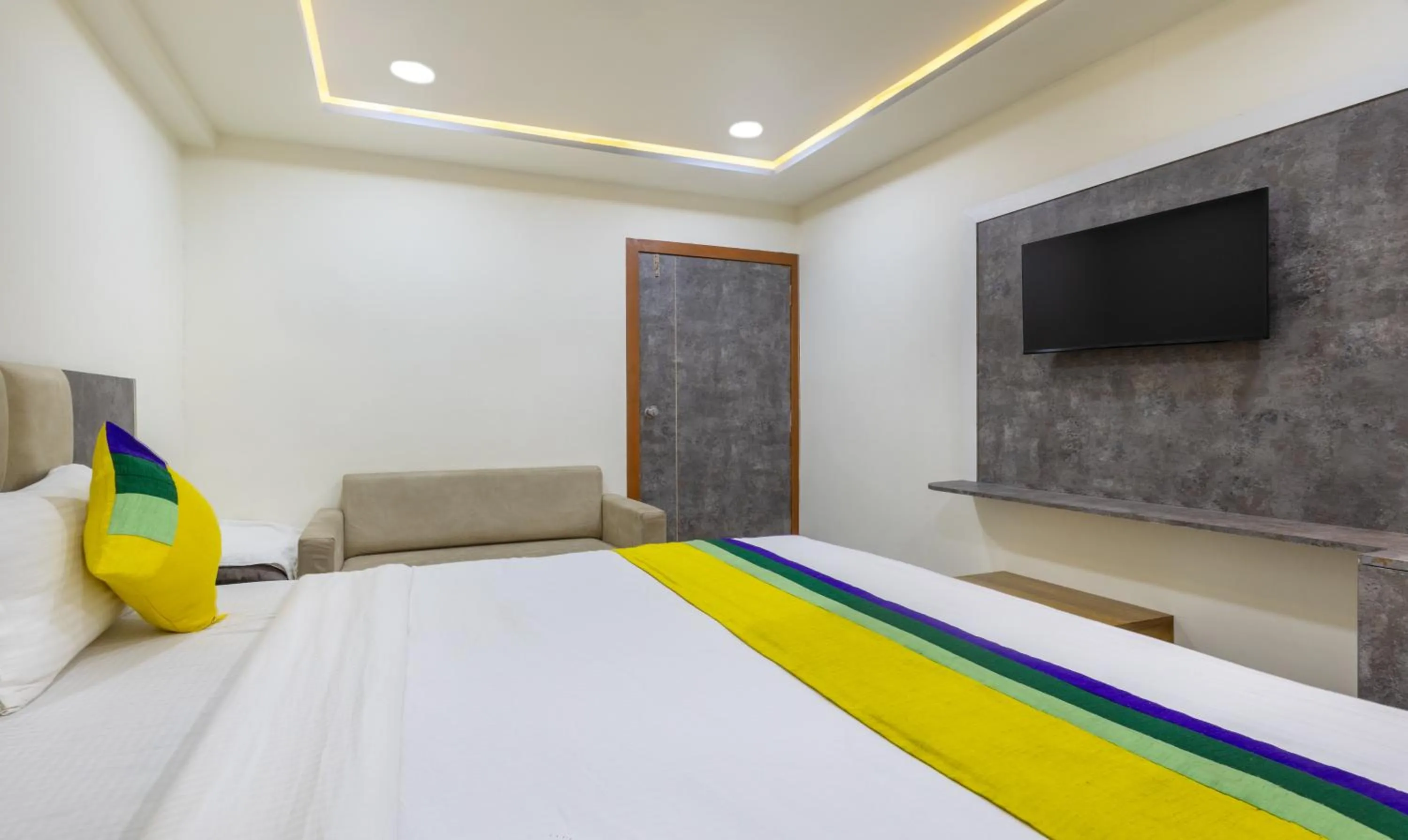 Bedroom, Bed in Itsy Hotels Signature, Nehru Nagar