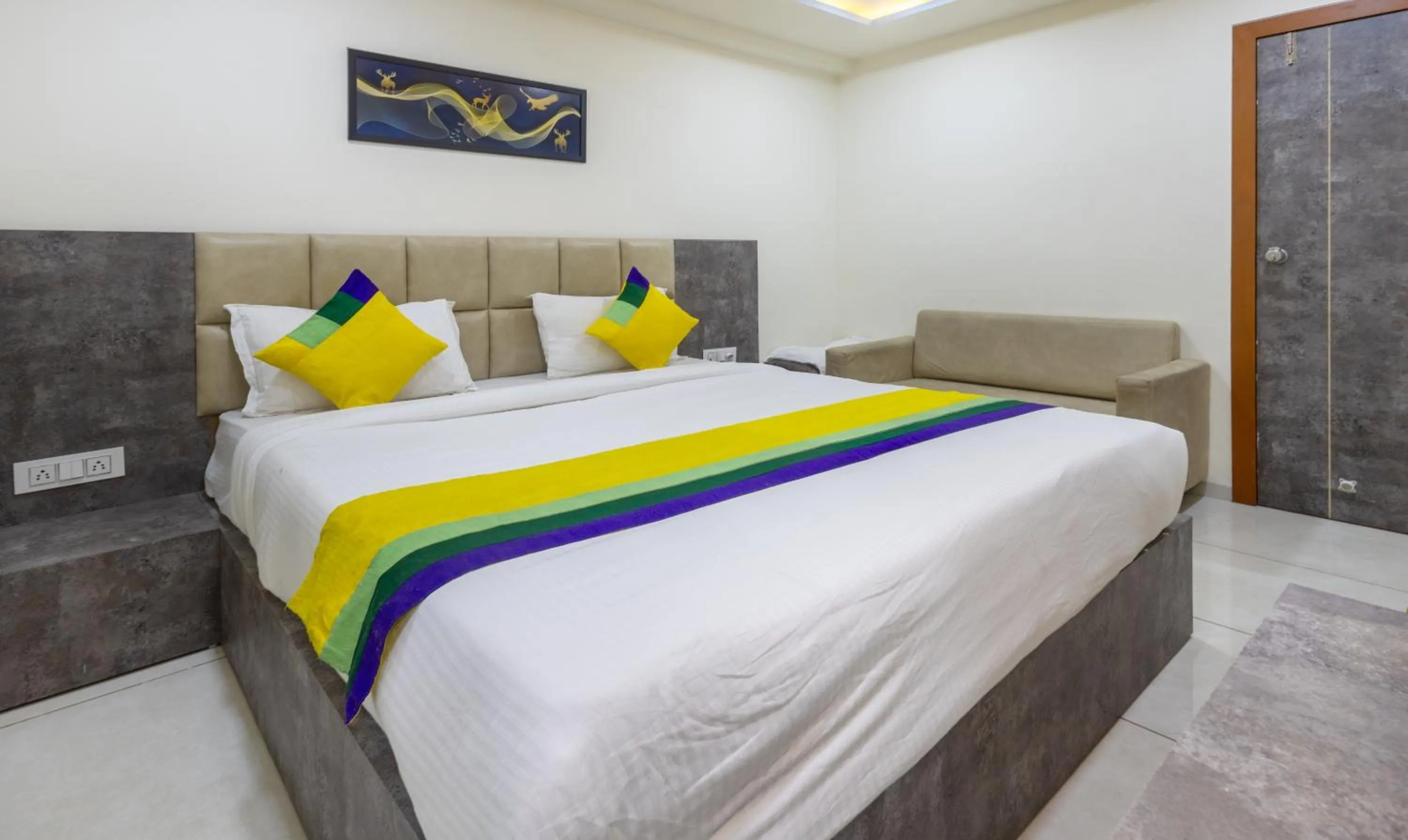 Bedroom, Bed in Itsy Hotels Signature, Nehru Nagar