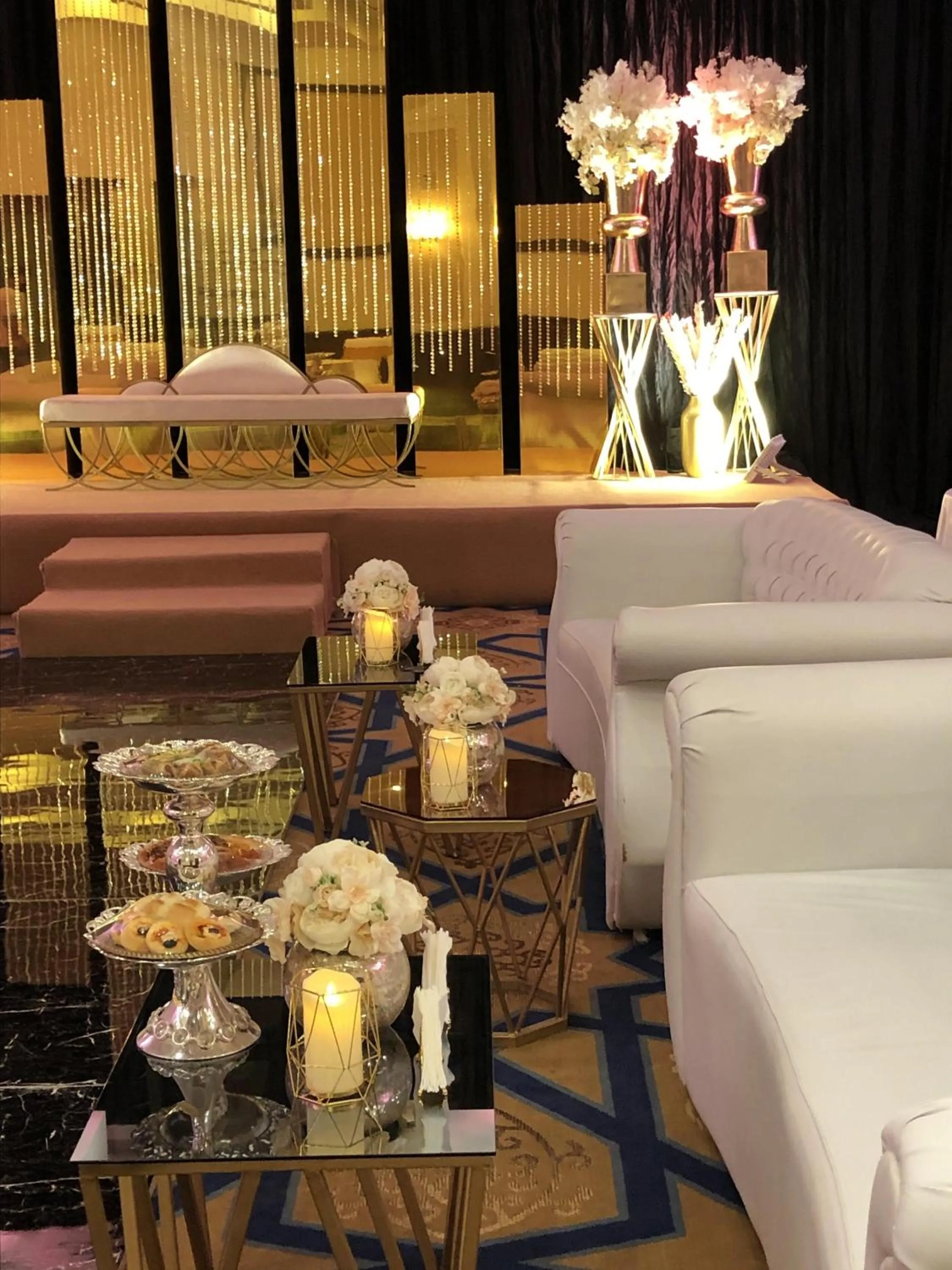 Seating area in Holiday Jazan Hotel