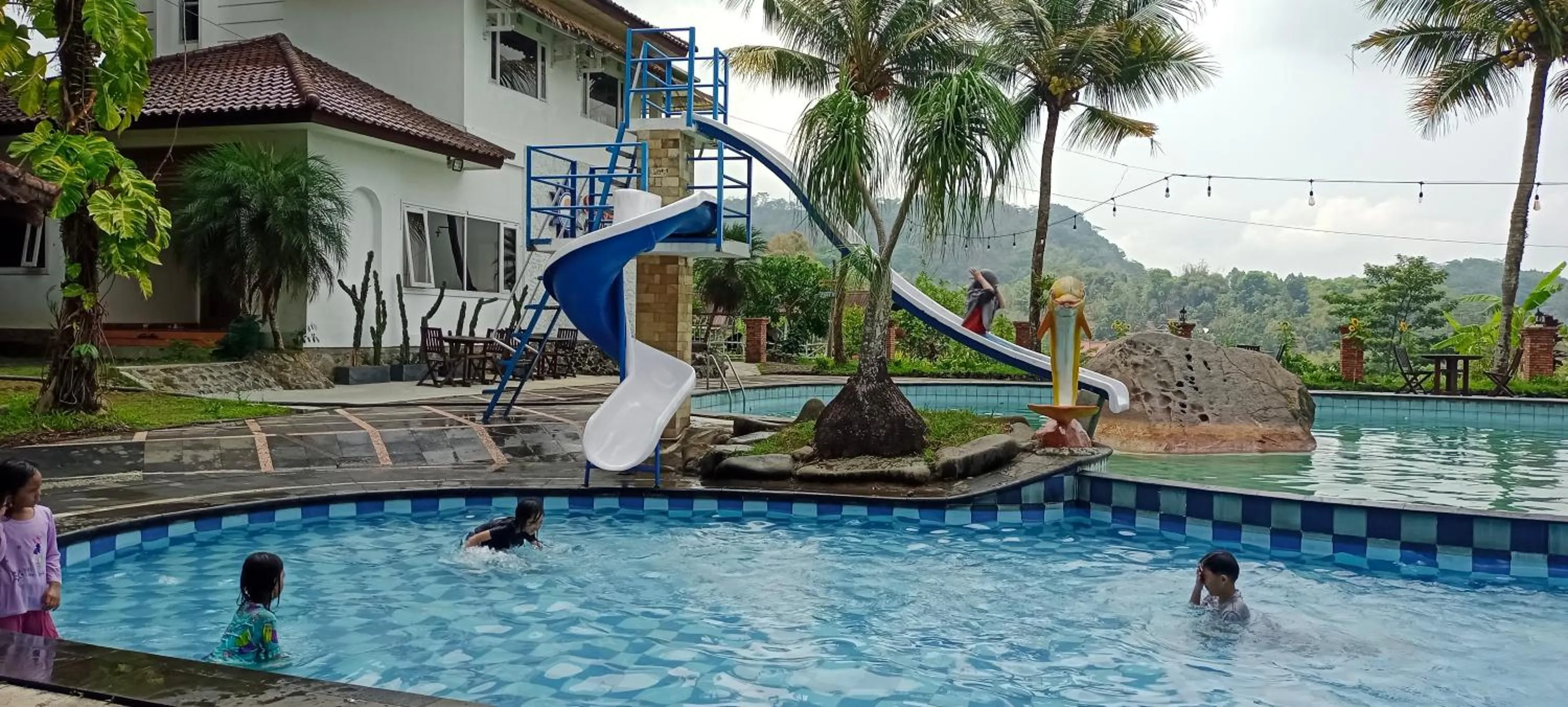 Property building in SUN GARDEN