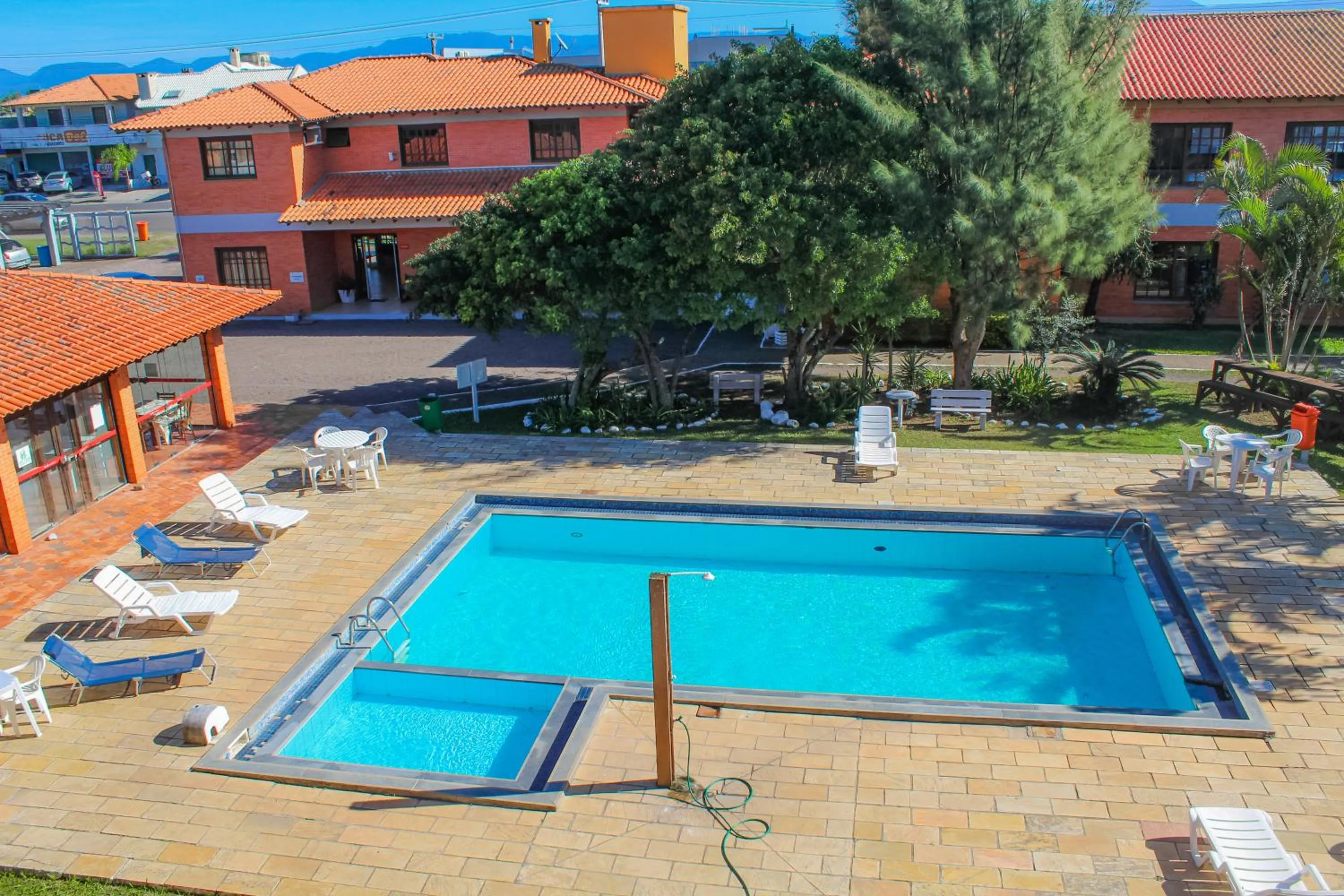 Swimming pool in Serramar Apart Hotel