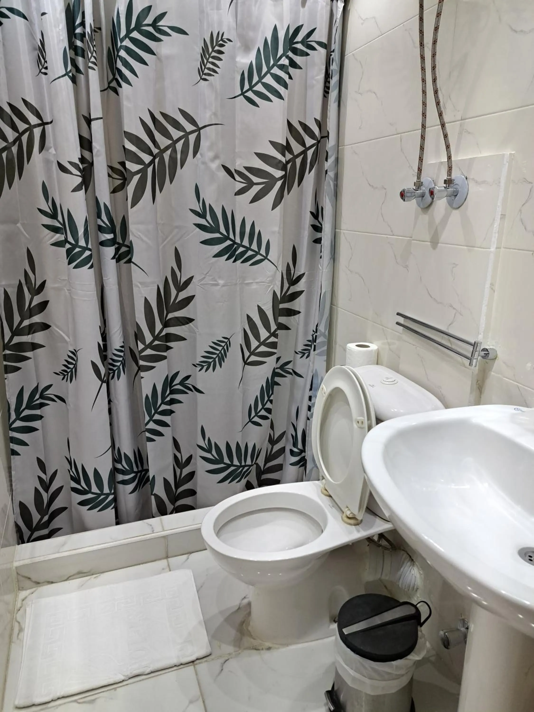 Toilet in Philo Hotel