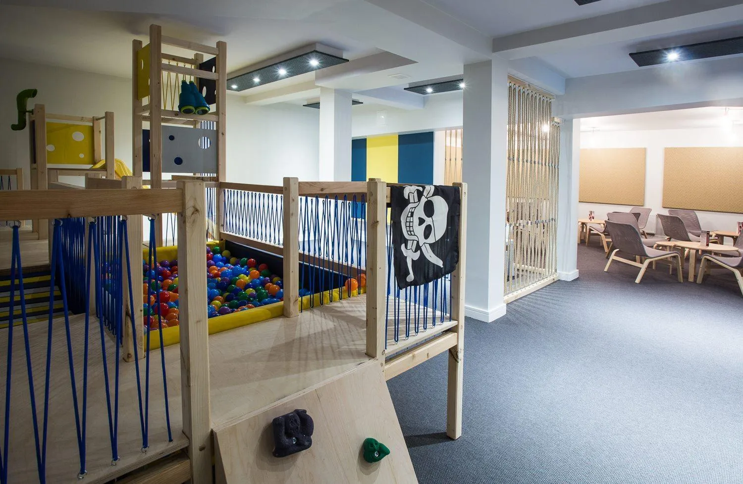 Communal lounge/ TV room in Apartamenty Paliki