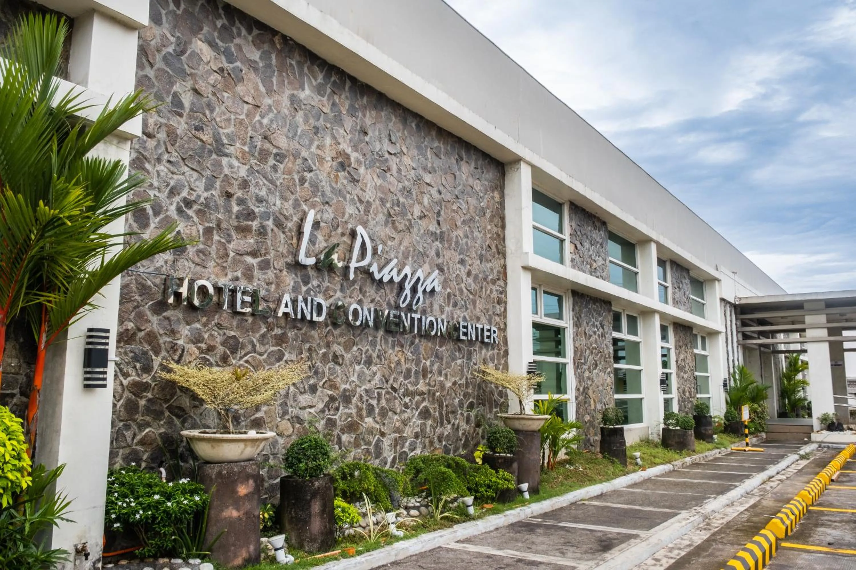 La Piazza Hotel and Convention Center Inc.