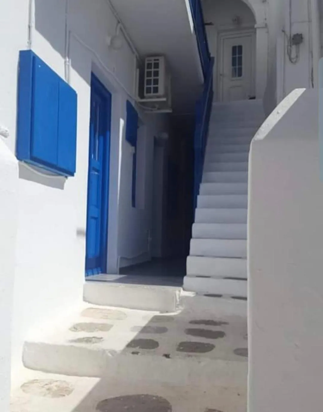Facade/entrance in Eleanna's Mykonos