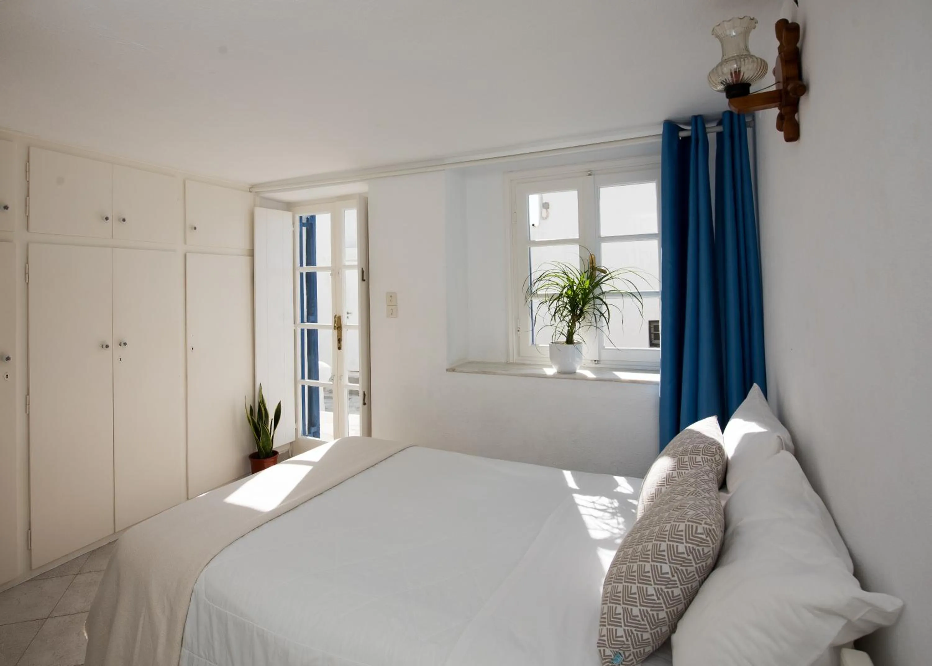 Bedroom, Bed in Eleanna's Mykonos